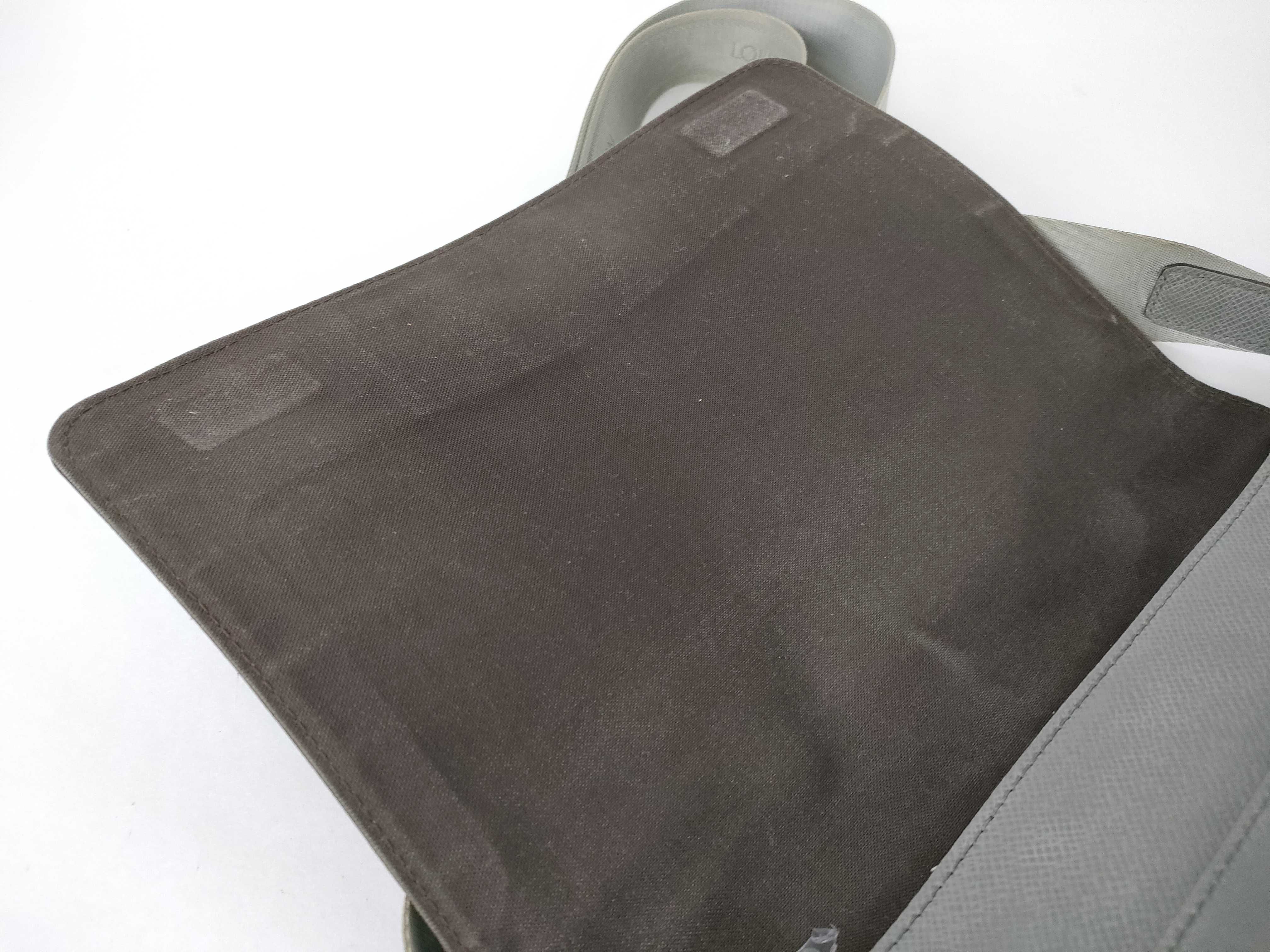 Taiga Louis Vuitton Messenger Bag Taiga Shoulder Bag — view 8