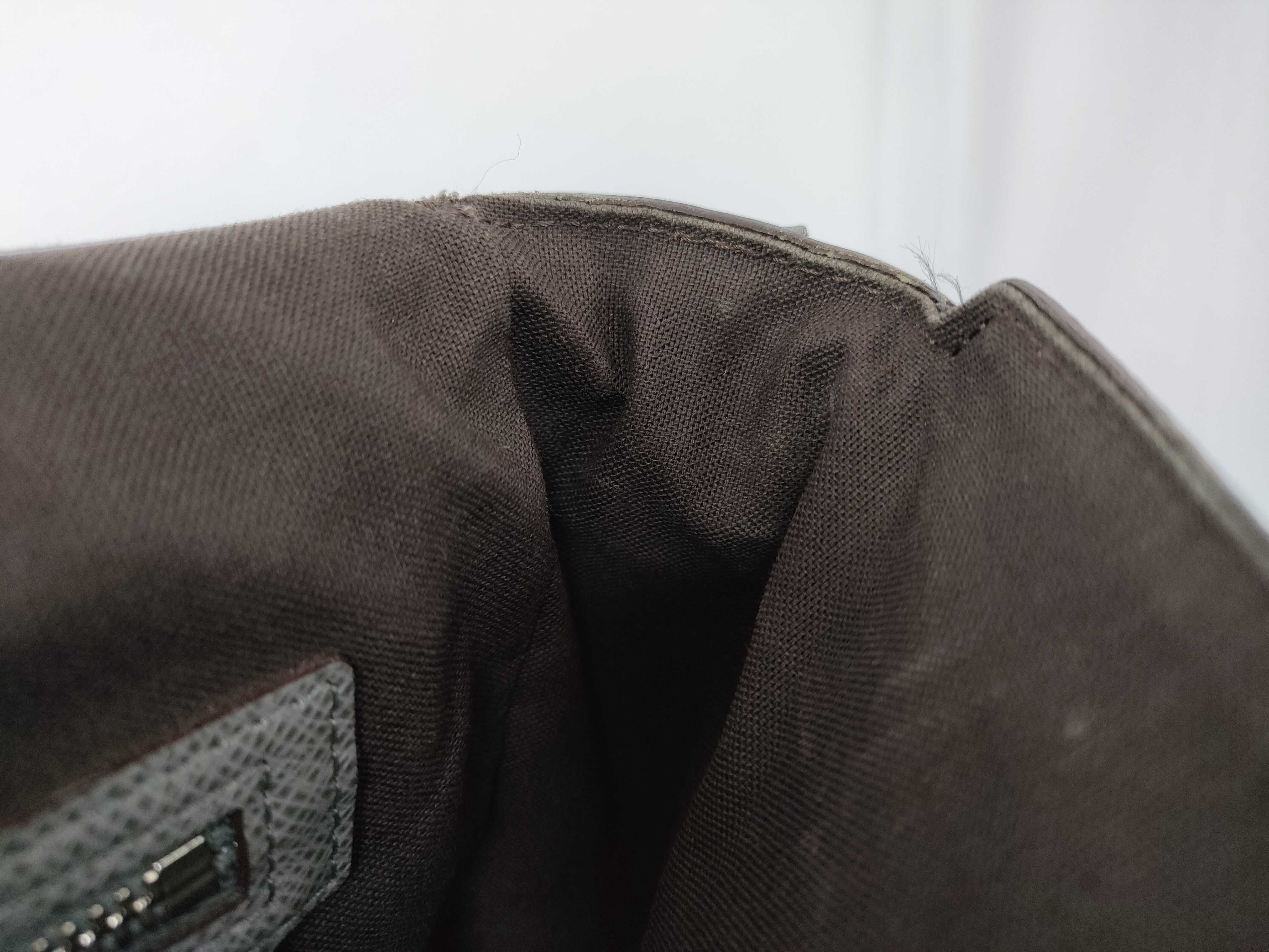 Taiga Louis Vuitton Messenger Bag Taiga Shoulder Bag — view 10
