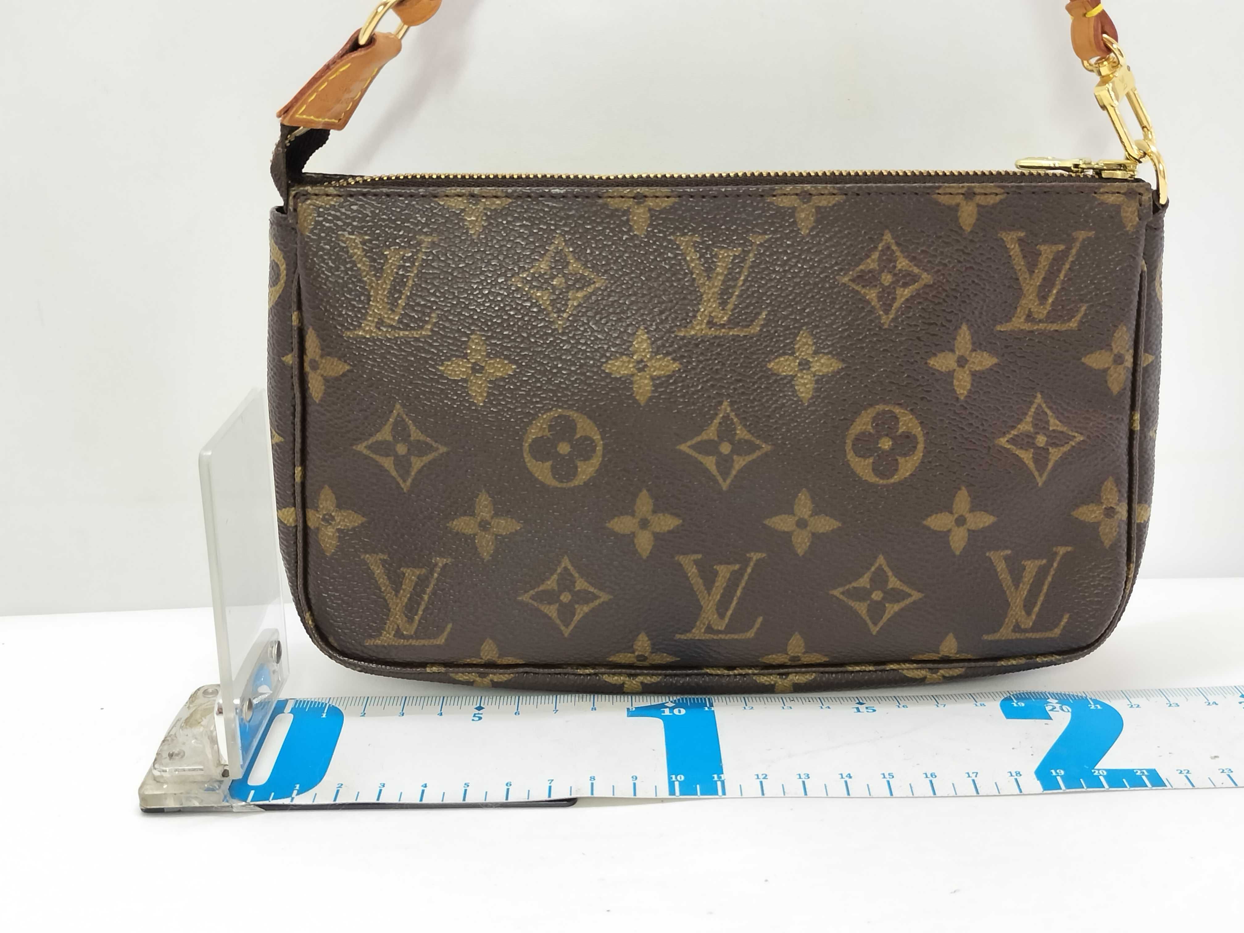 Monogram Louis Vuitton Pochette Accessoire Storage Bag Included Long Shoulder M51980 VI0020 Pouch — view 2
