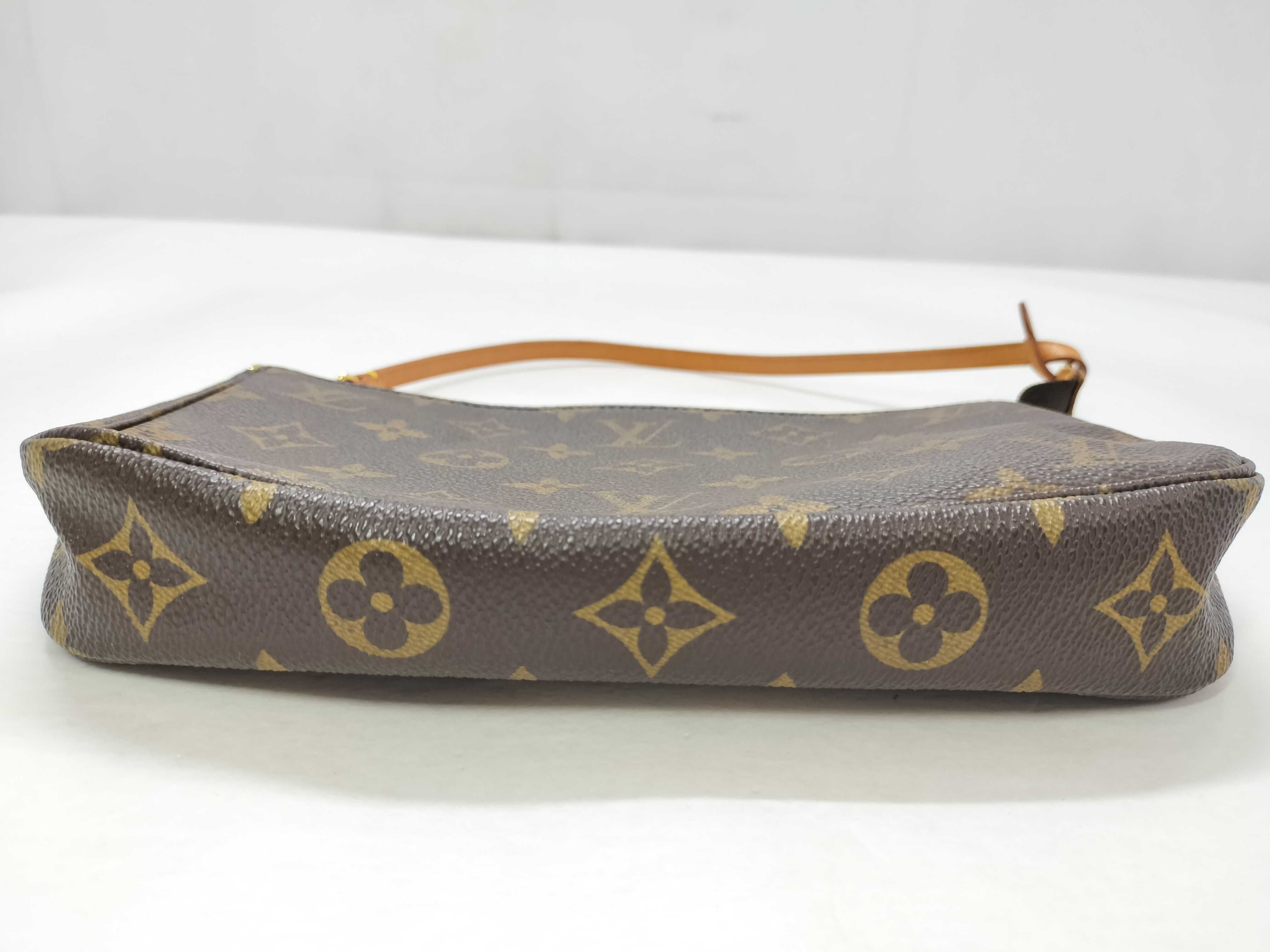 Monogram Louis Vuitton Pochette Accessoire Storage Bag Included Long Shoulder M51980 VI0020 Pouch — view 14