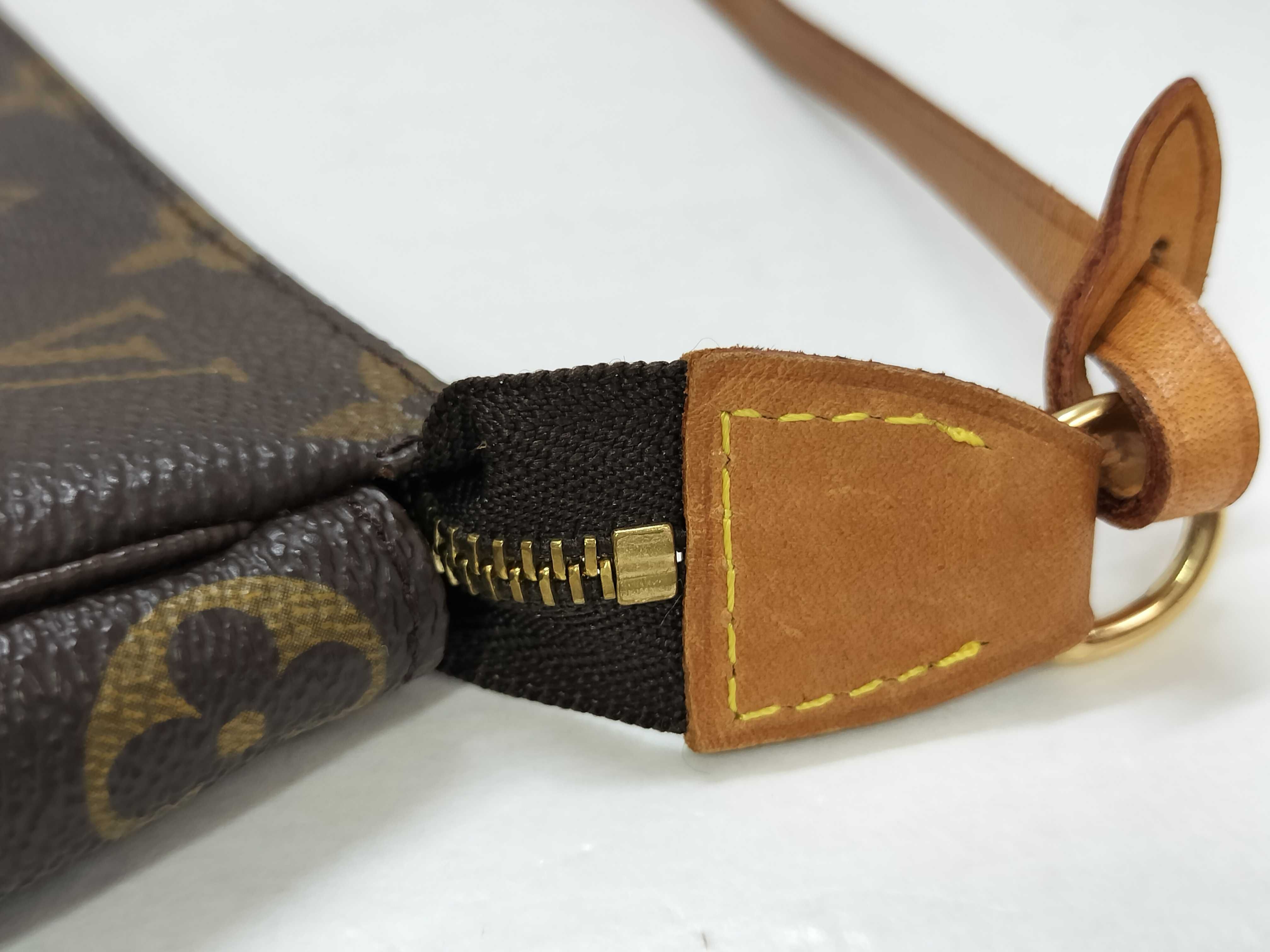 Monogram Louis Vuitton Pochette Accessoire Storage Bag Included Long Shoulder M51980 VI0020 Pouch — view 15