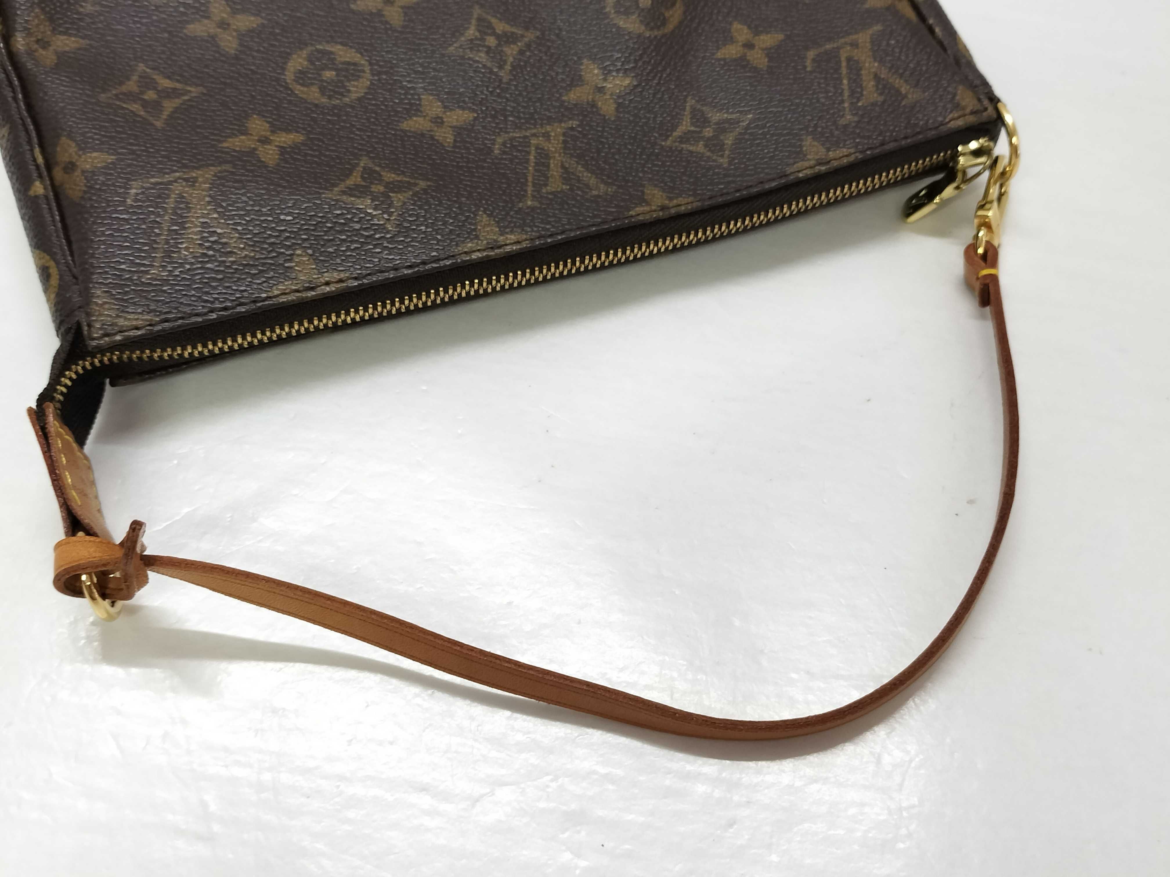 Monogram Louis Vuitton Pochette Accessoire Storage Bag Included Long Shoulder M51980 VI0020 Pouch — view 3