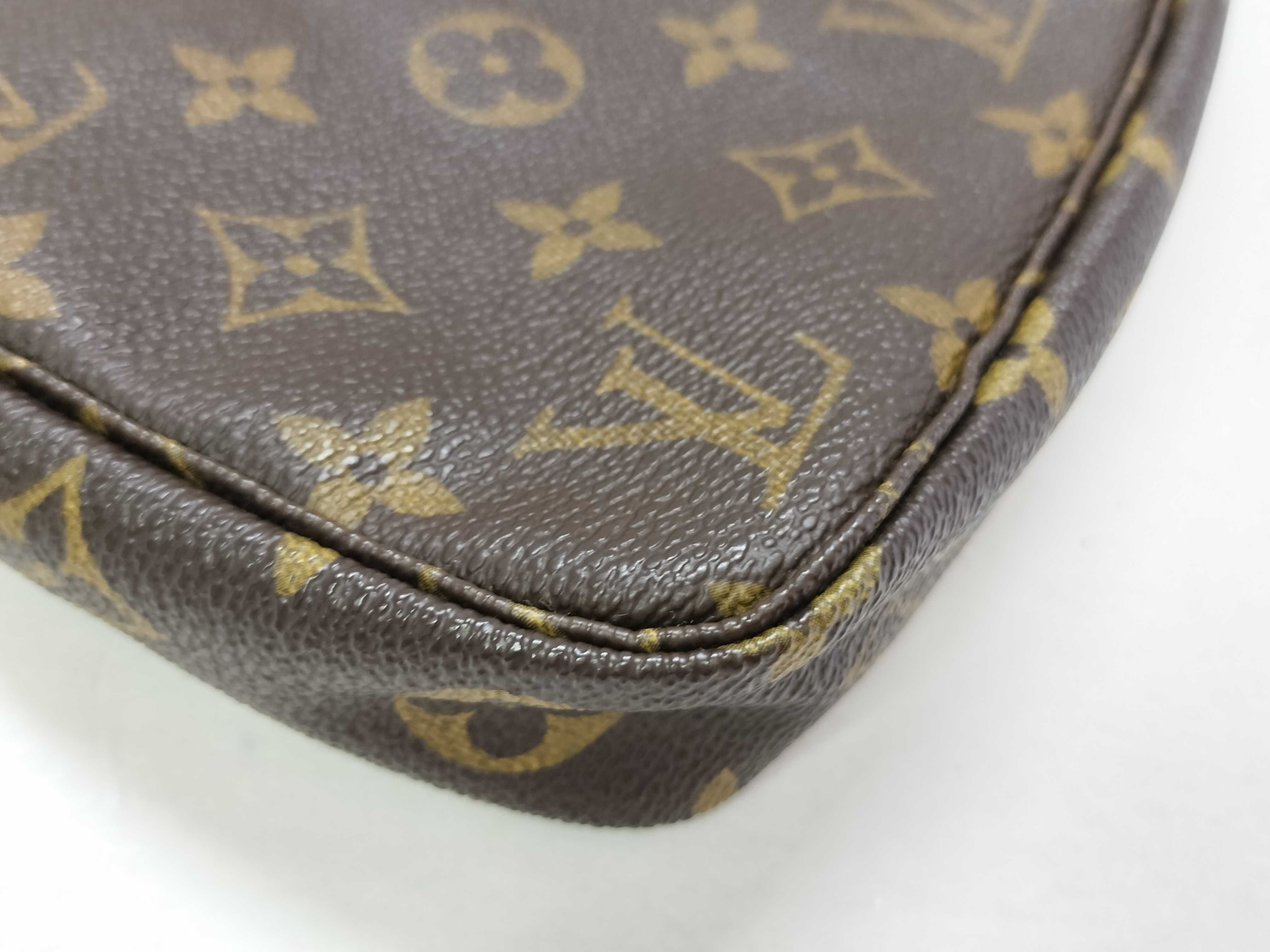 Monogram Louis Vuitton Pochette Accessoire Storage Bag Included Long Shoulder M51980 VI0020 Pouch — view 7