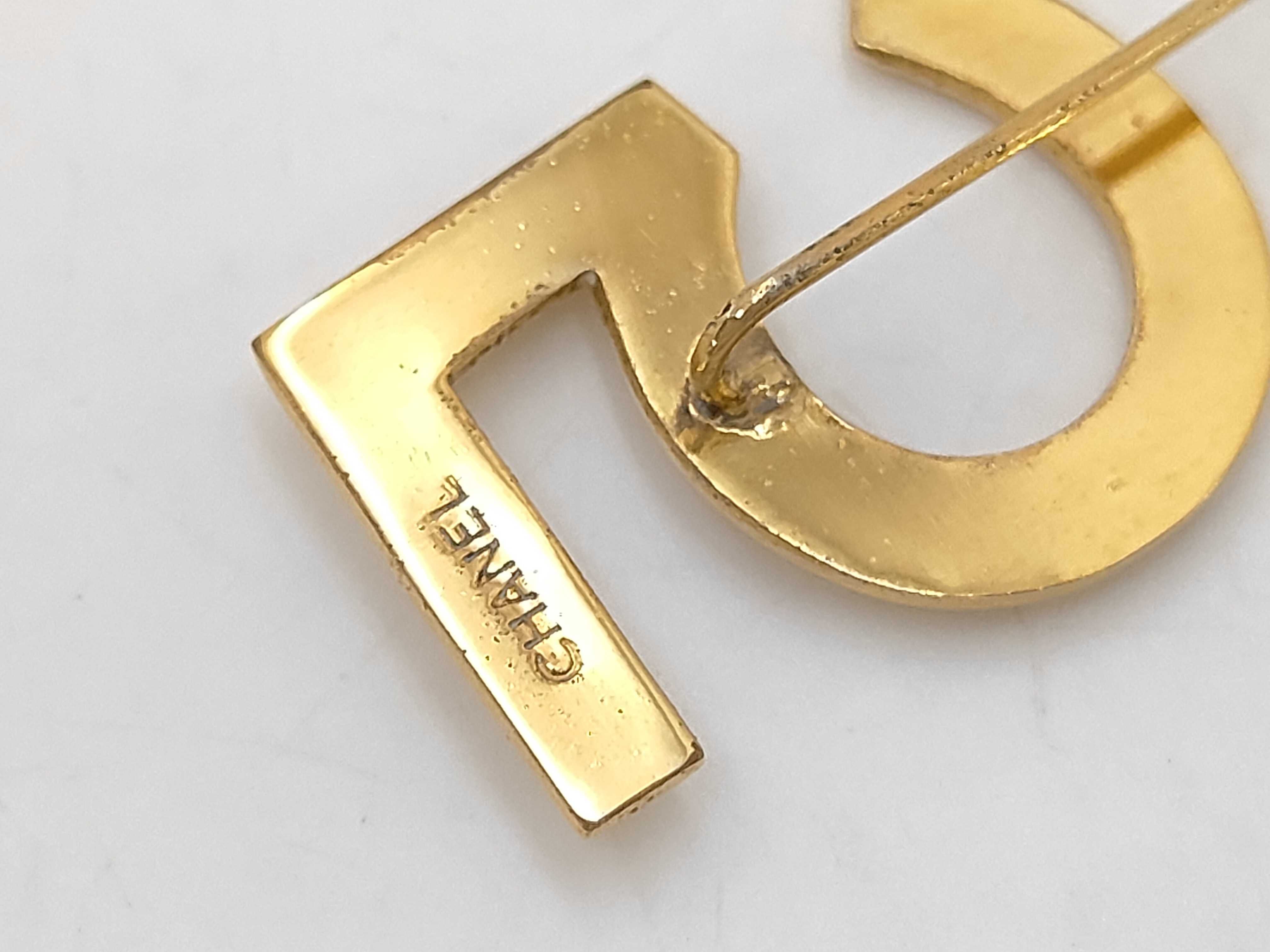 CC brooch — view 4