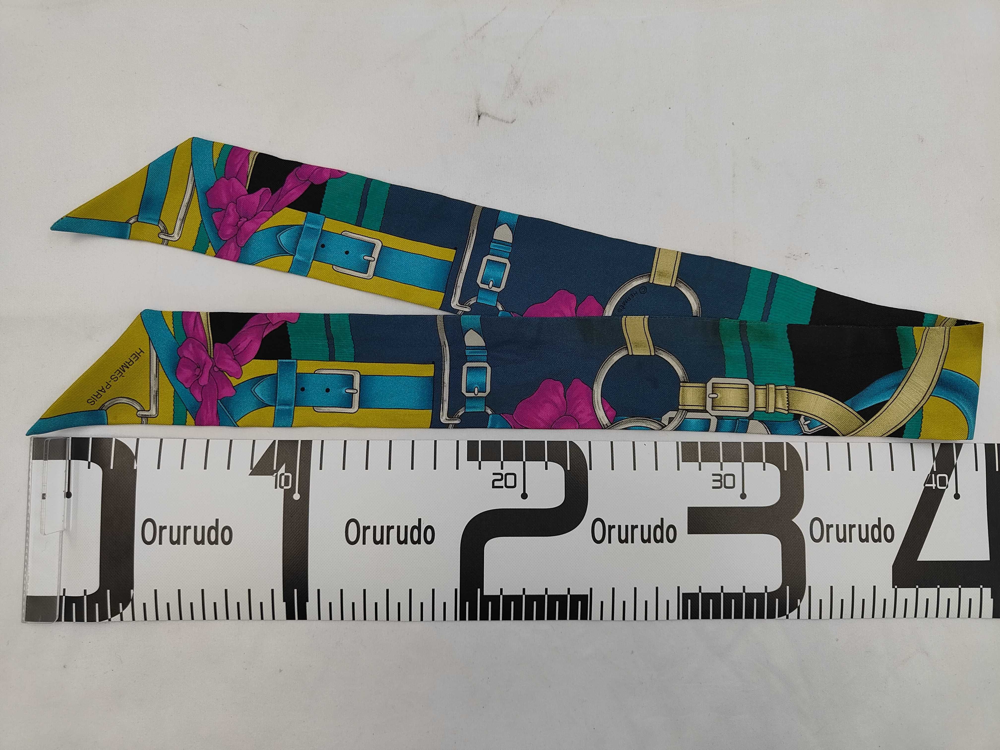Twilly with tag and other accessories — view 2
