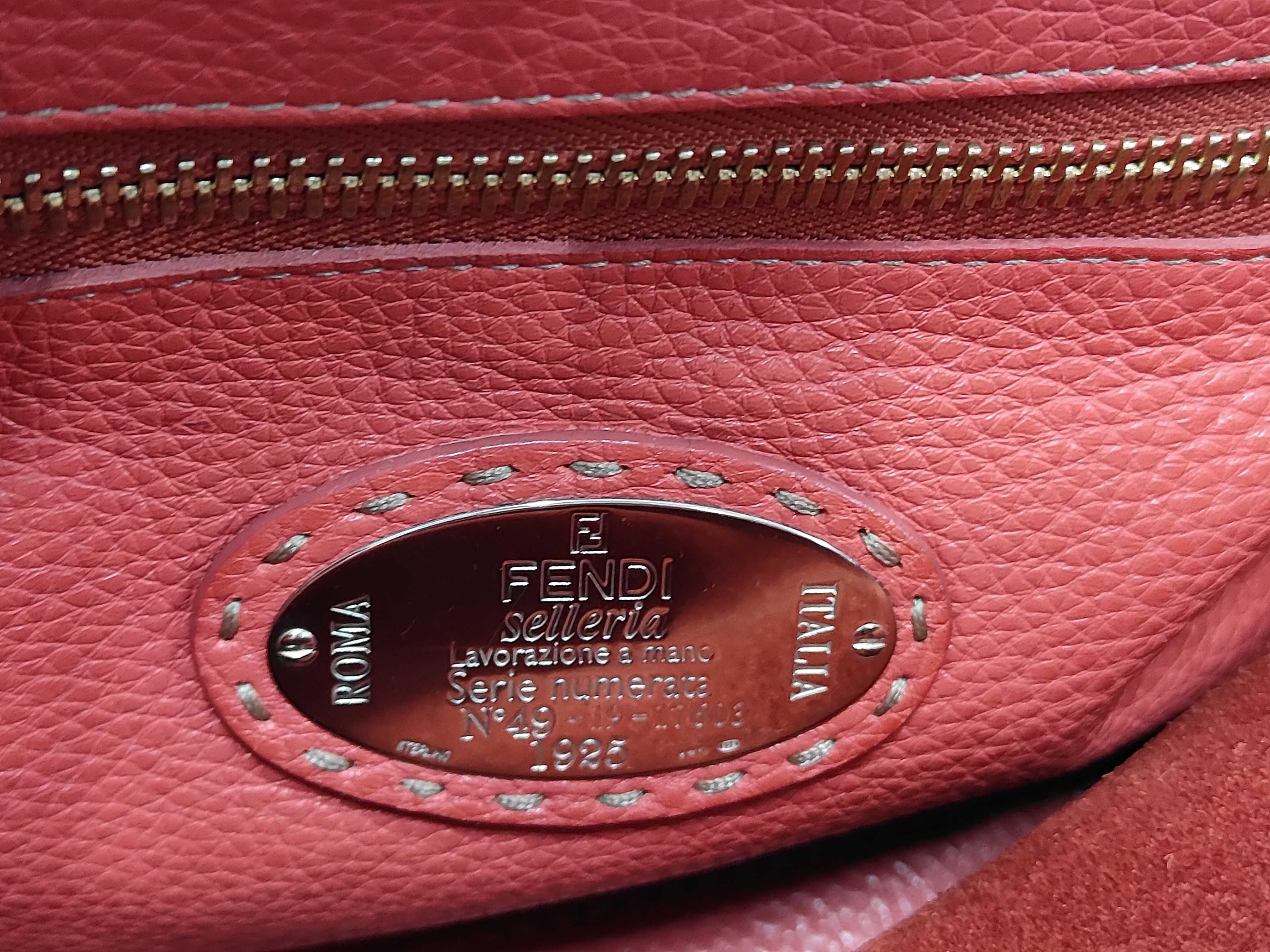 Peekaboo Bag with Strap - Handbag — view 12
