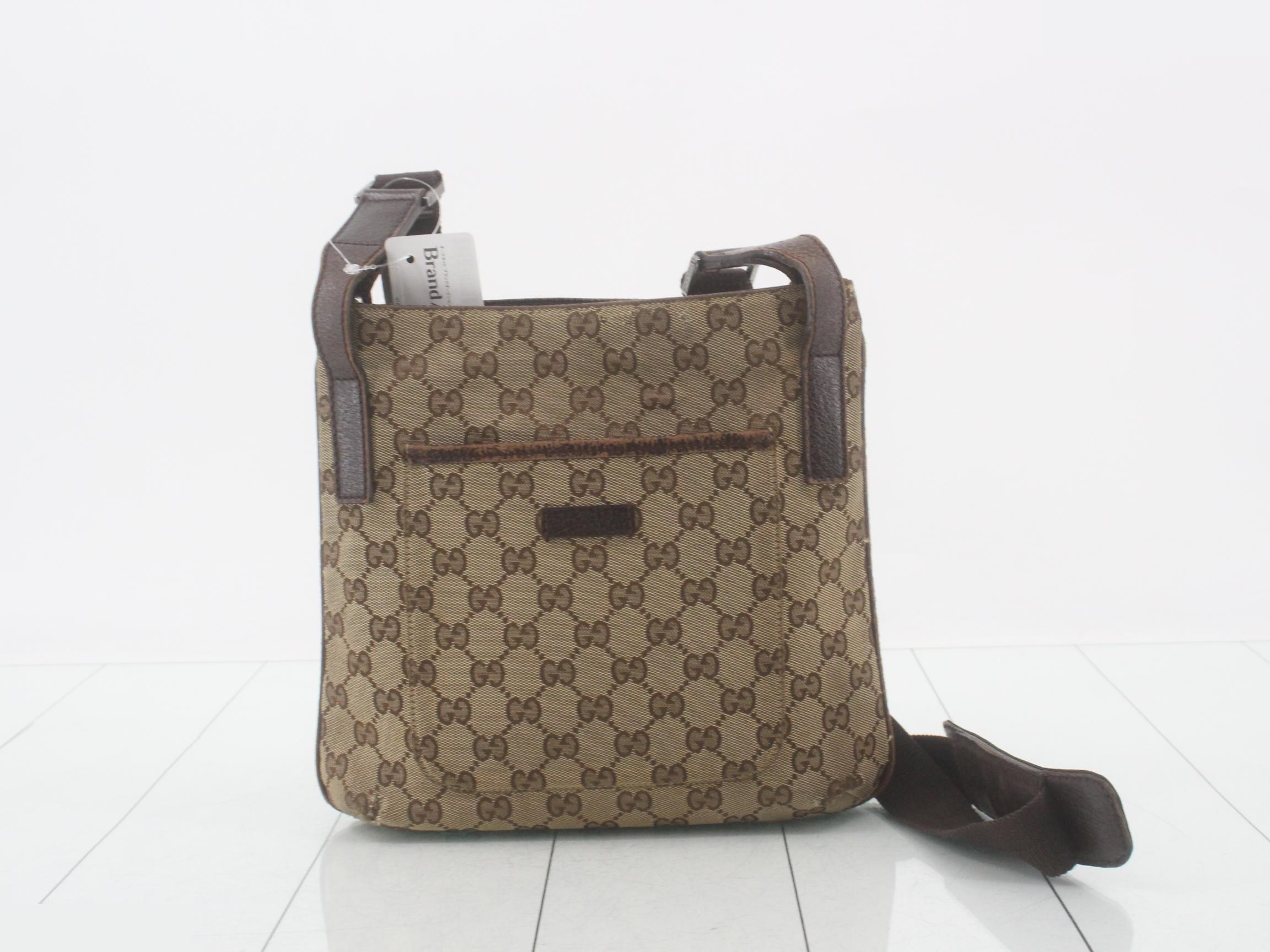 GG Canvas Shoulder Bag