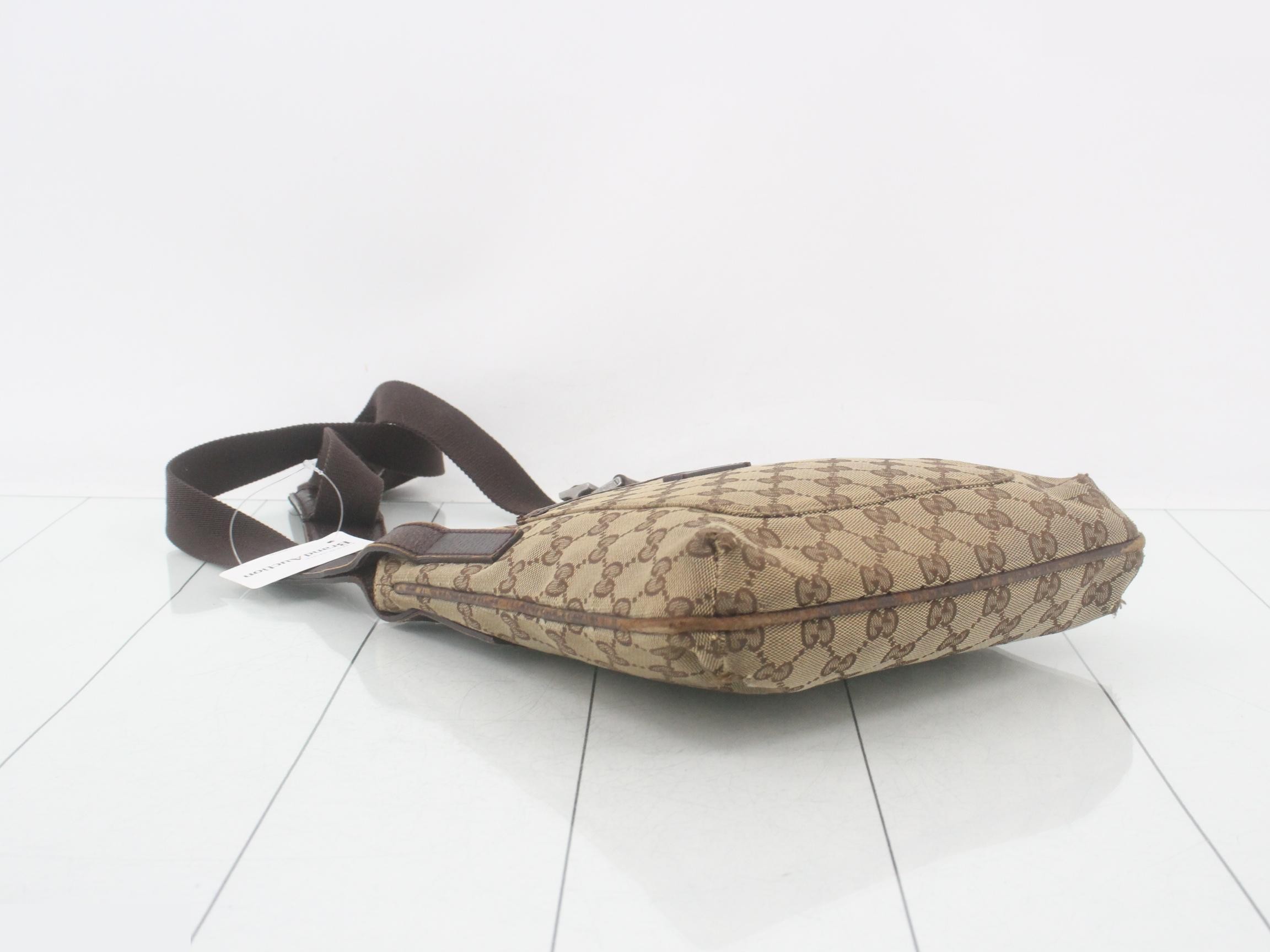GG Canvas Shoulder Bag — view 5