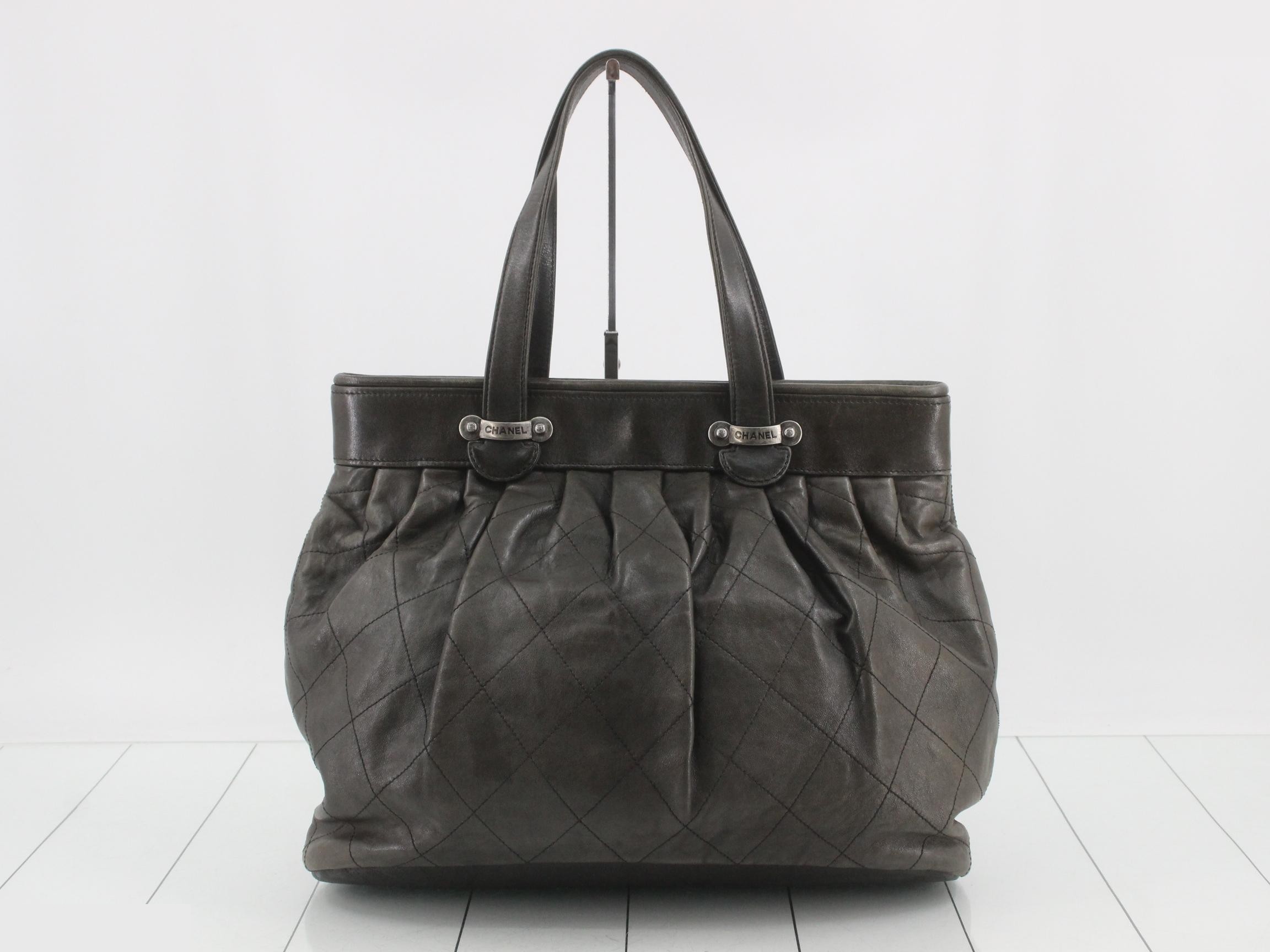Matelassé Vintage Leather Tote Bag — view 2