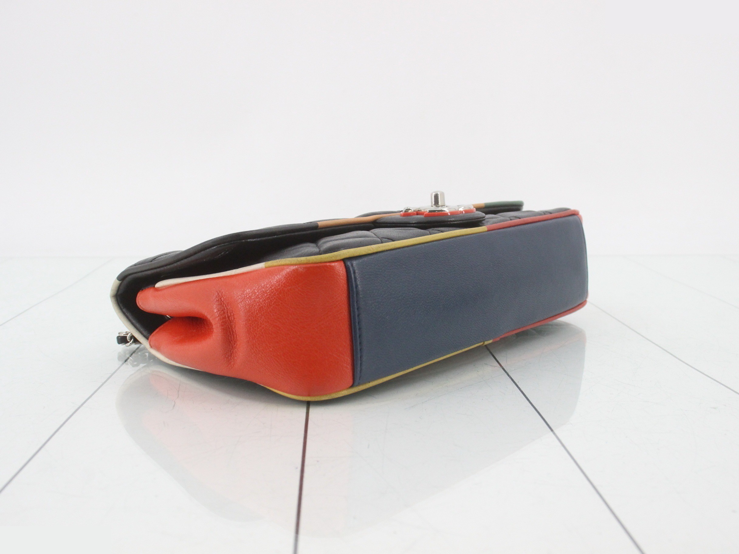 Matelassé (bag) - Shoulder bag — view 5