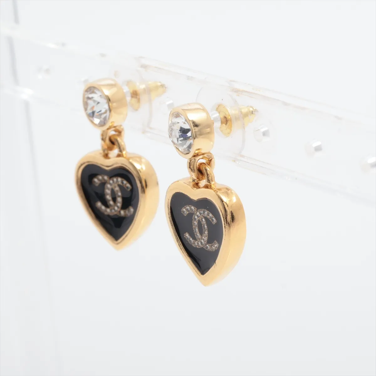 Cocomark Heart F25B Earrings (for both ears) GP x Rhinestone Black x Gold — view 3