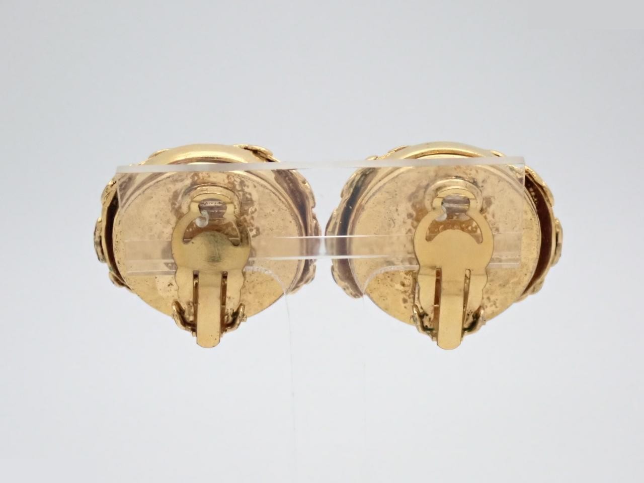 Earrings, Coco Mark design, gold, pearl — view 2