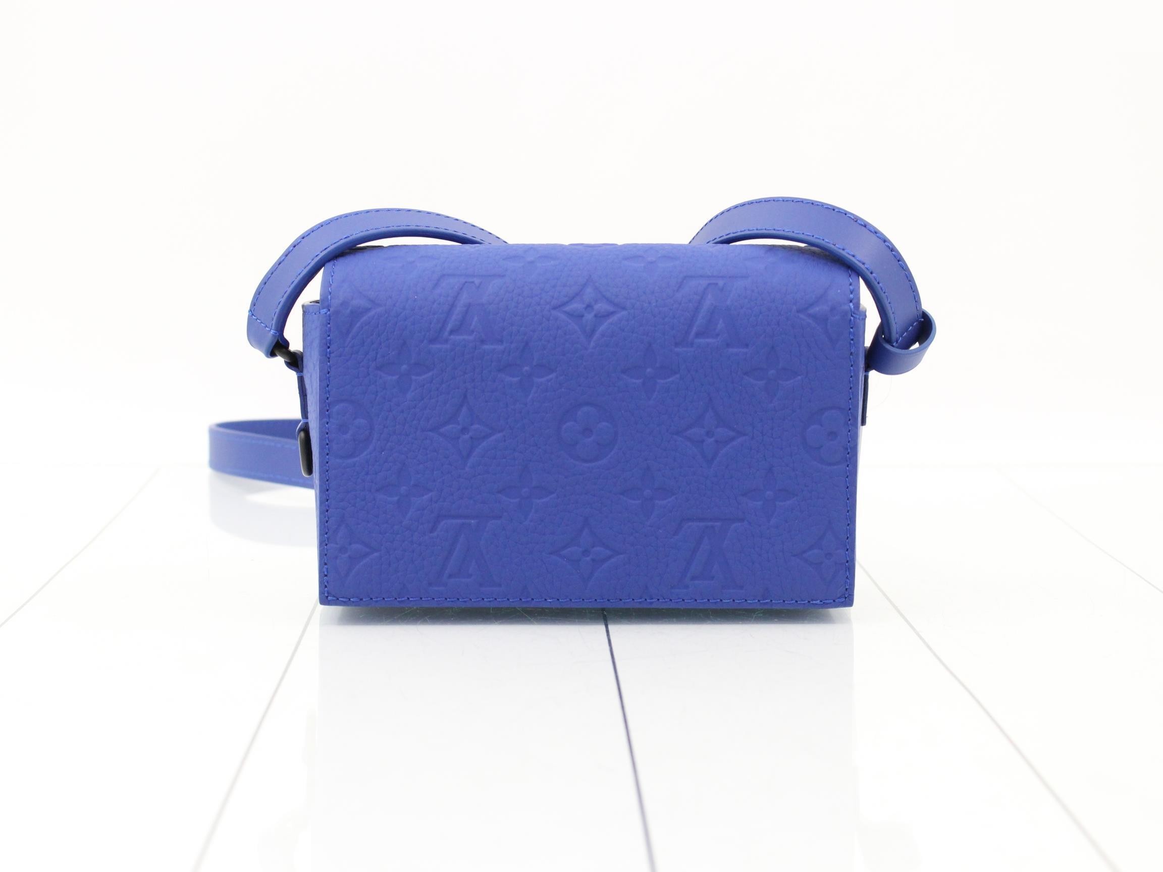 Steamer Wearable Wallet, Monogram Taurillon, Blue — view 2