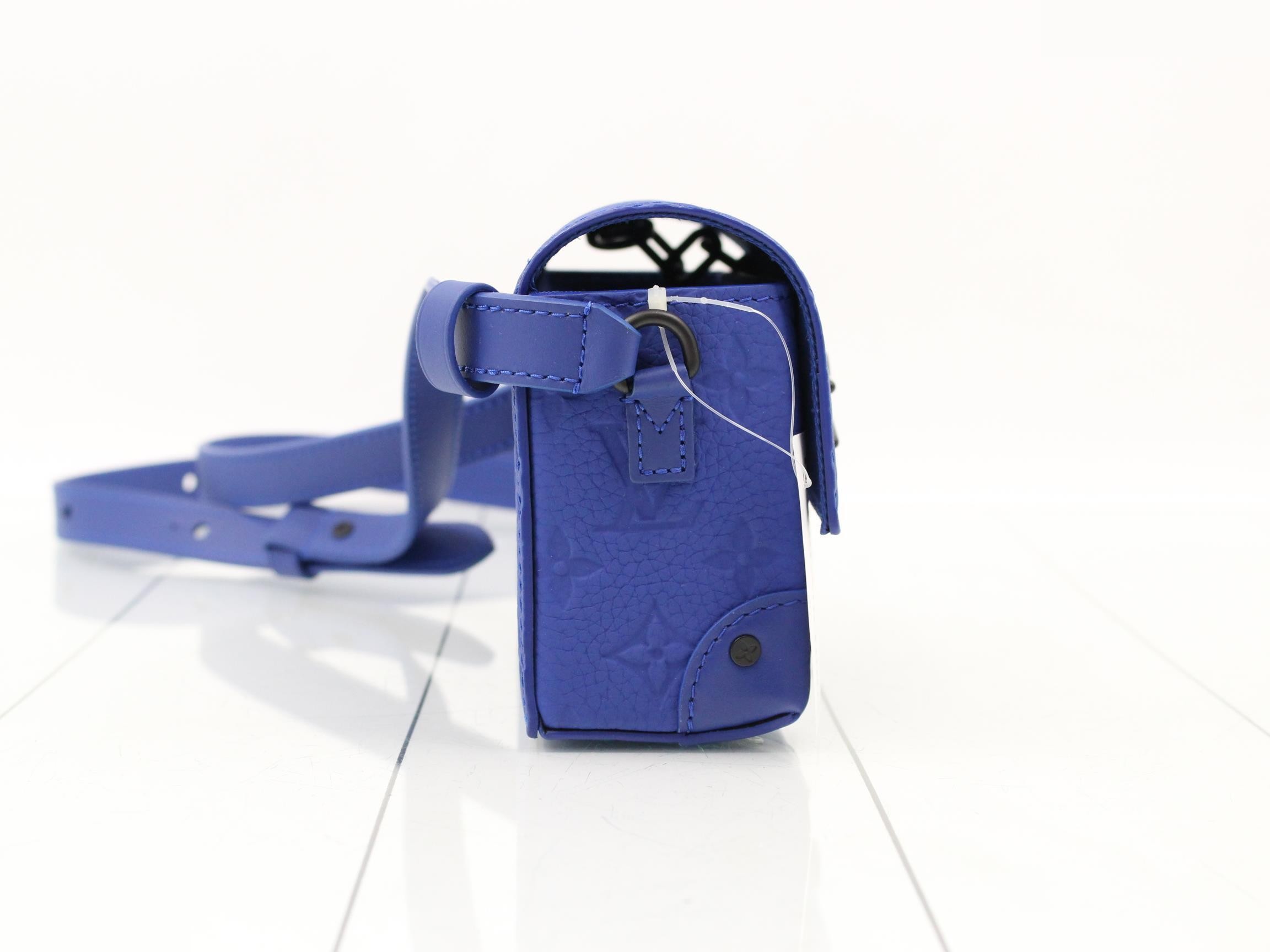 Steamer Wearable Wallet, Monogram Taurillon, Blue — view 4