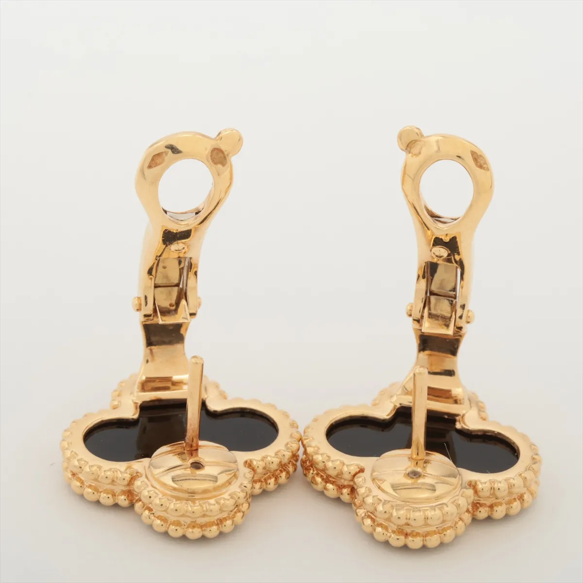Vintage Alhambra Onyx Earrings 750(YG) 7.1g JE122436 Post wobble Small stone scratches — view 4