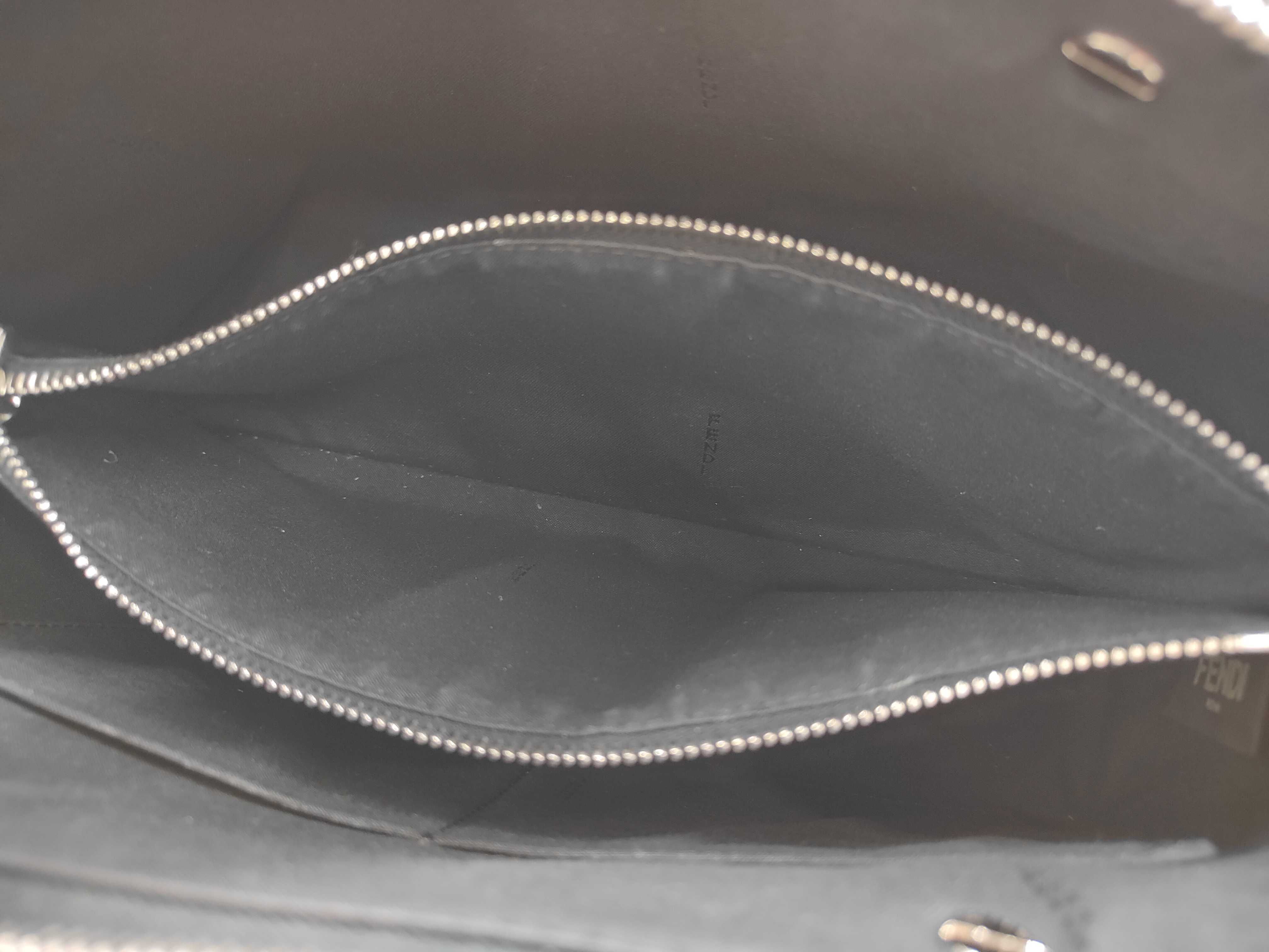 By The Way Medium Black Handbag 8BL124 — view 10