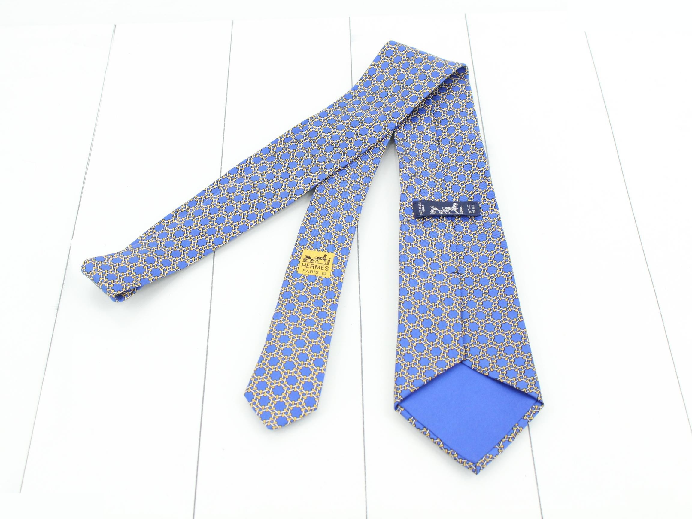 tie — view 2