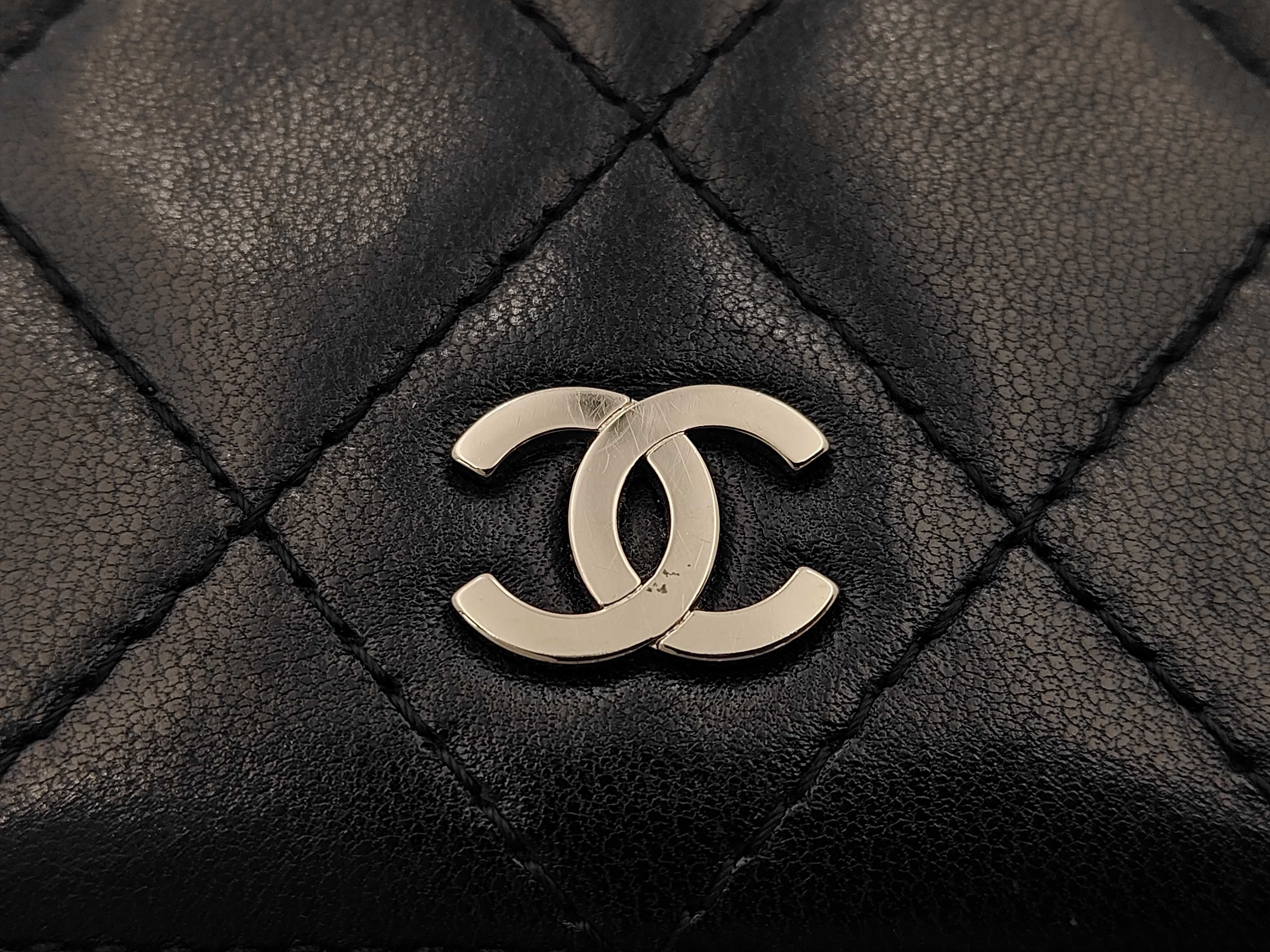 Matelassé Lambskin Bi-fold Wallet, Black, Coco Mark, A31509 — view 8