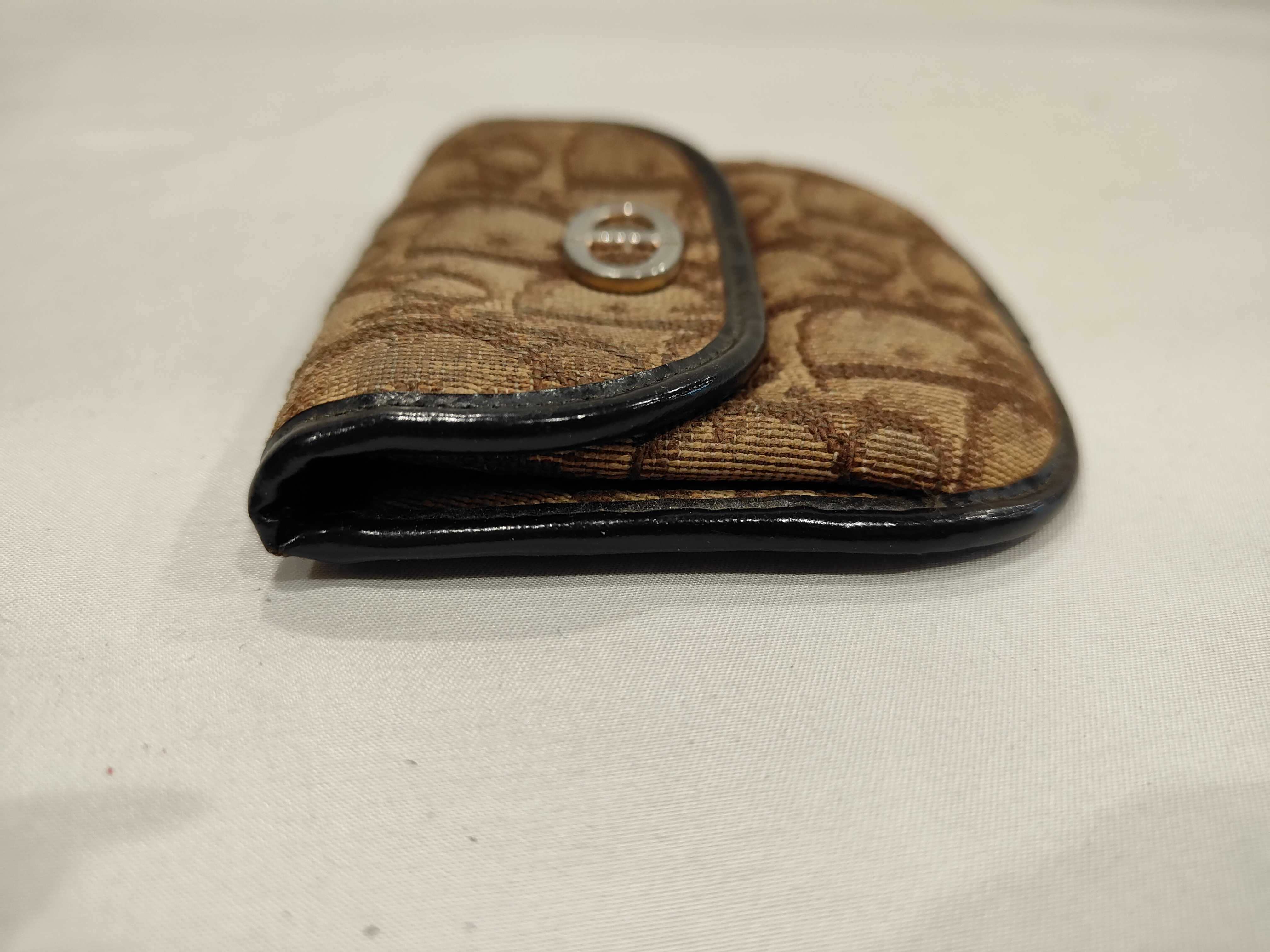 coin case — view 5