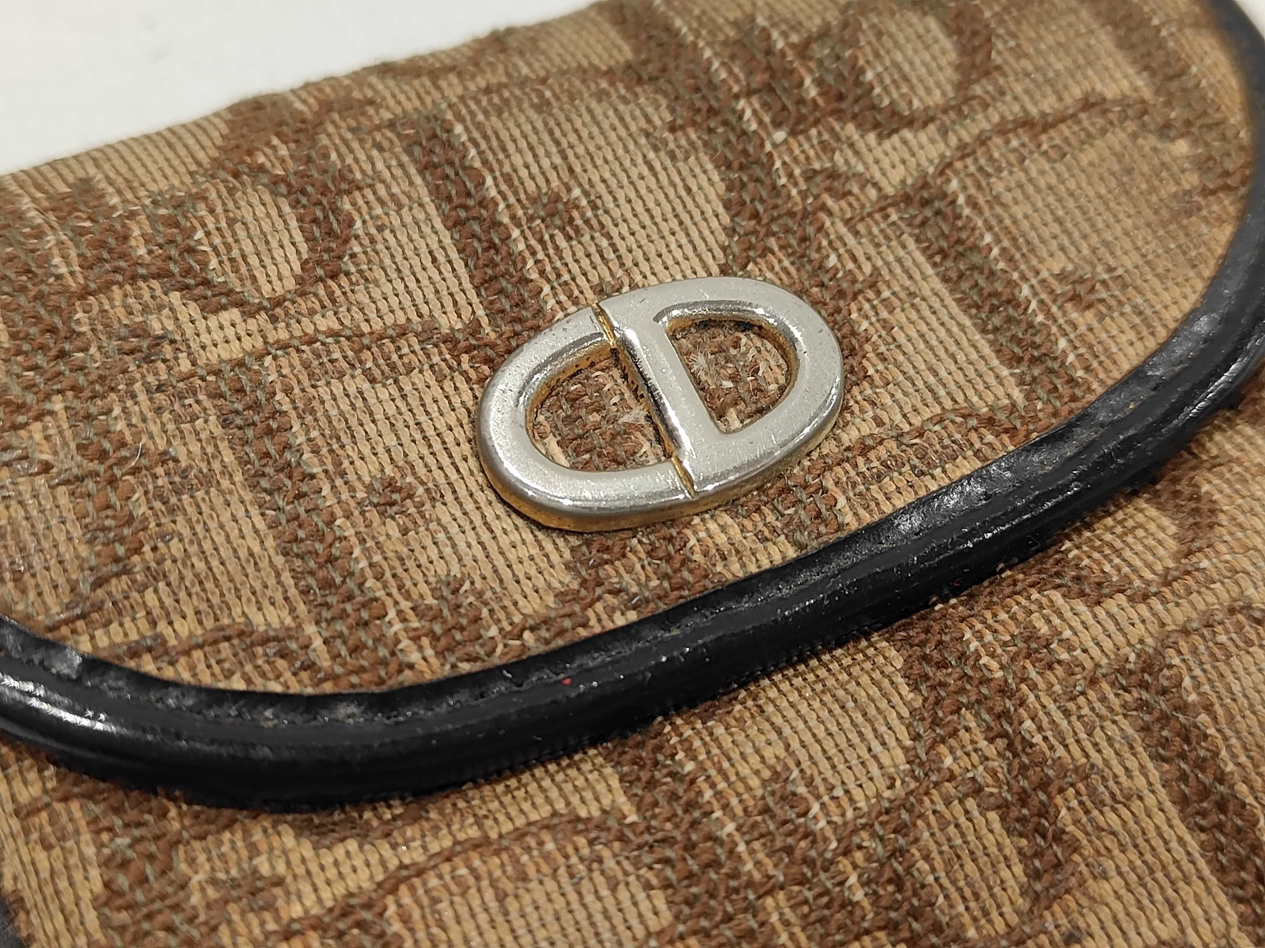 coin case — view 7