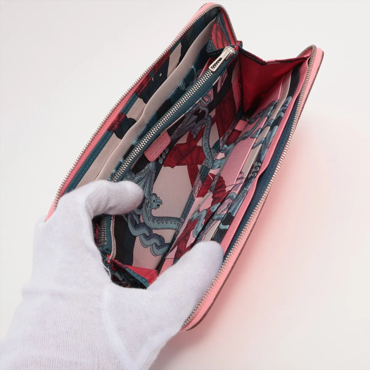 Azap Long Silk-in Vaux Epson Round Zip Wallet Pink Silver Hardware T:2015 — view 6