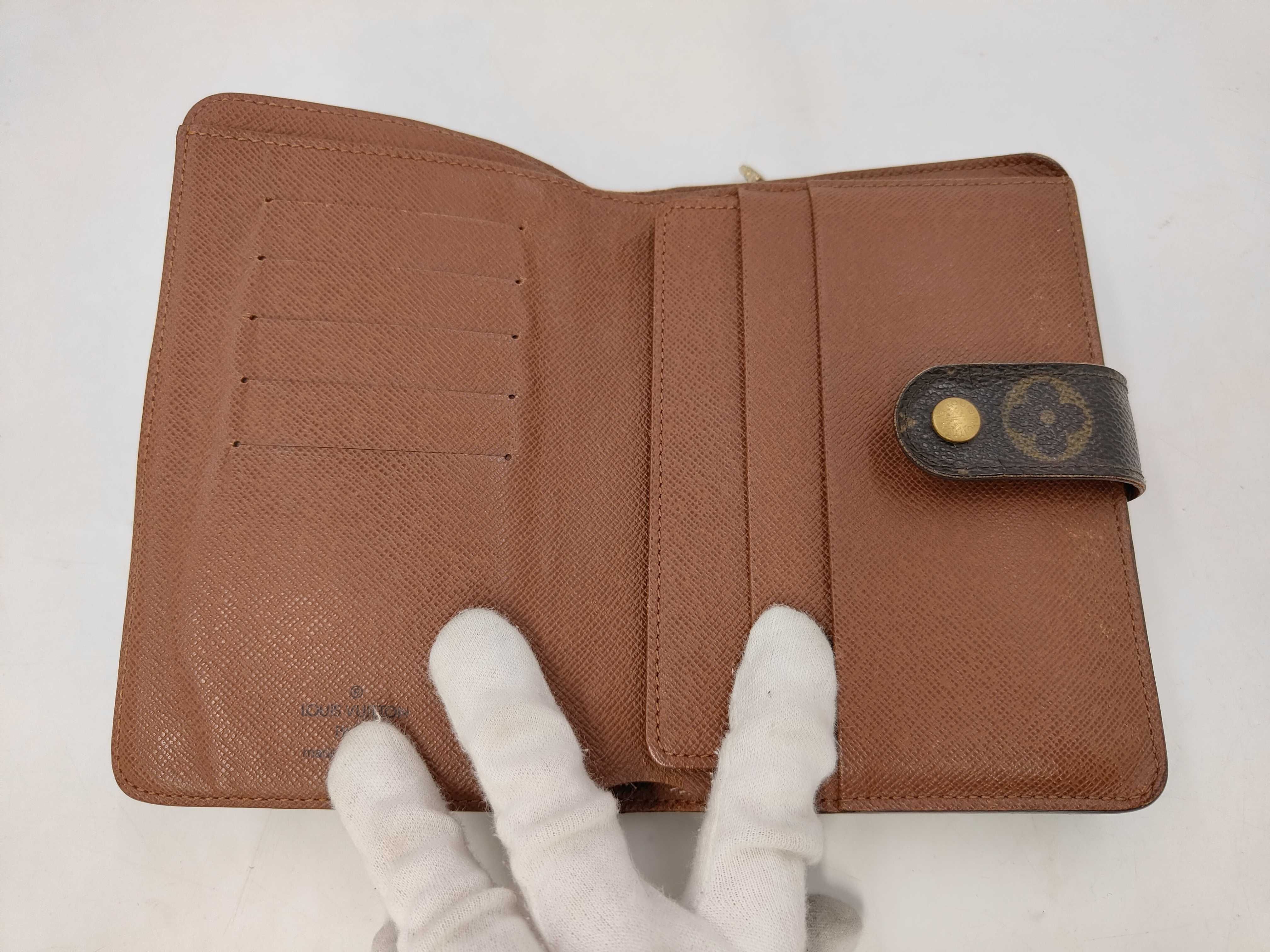LV Louis Vuitton Epi Zippy Volette M61857 Wallet — view 8
