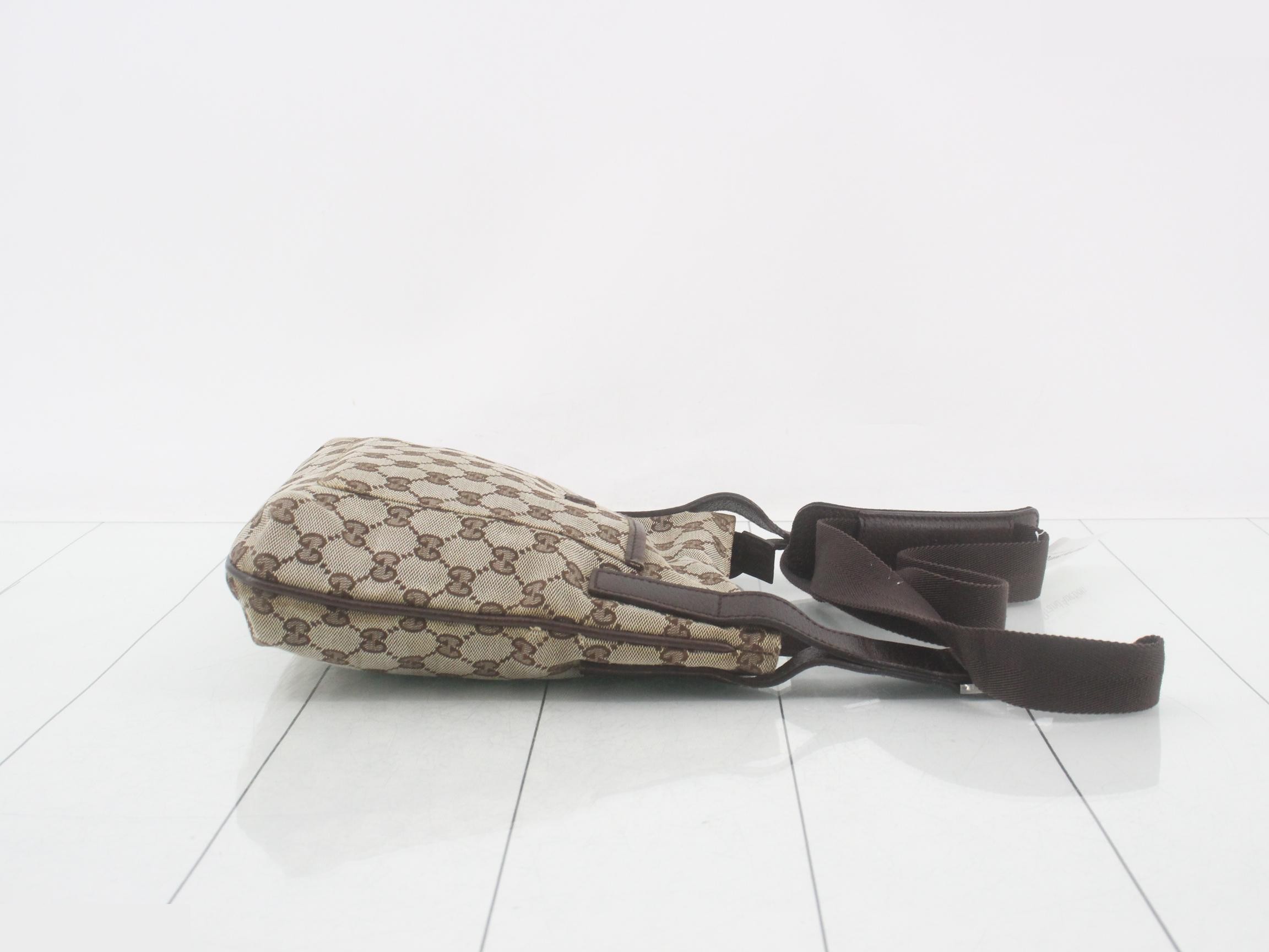 GG Canvas Shoulder Bag — view 3