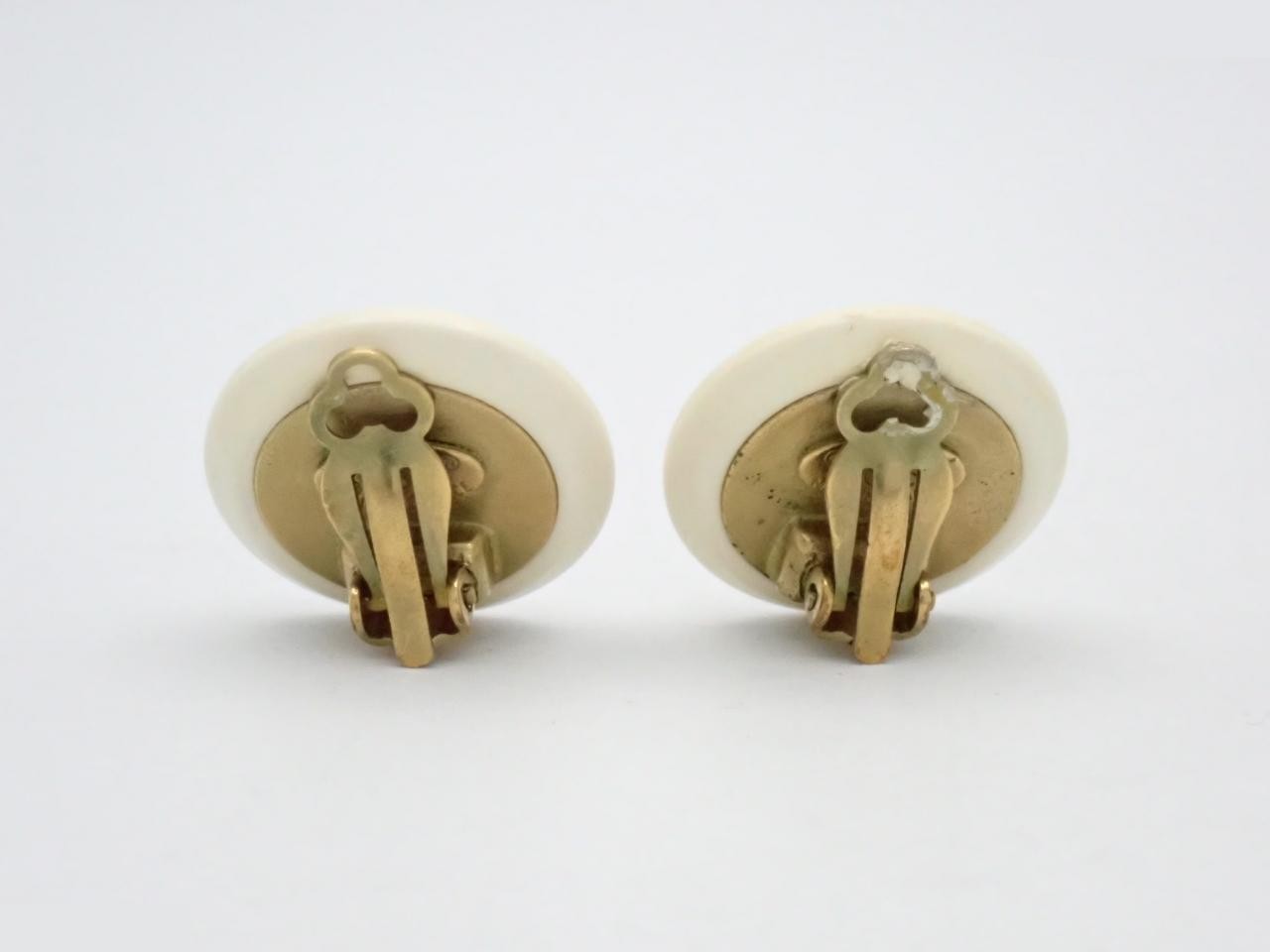 Coco Mark Button Earrings 95C — view 2
