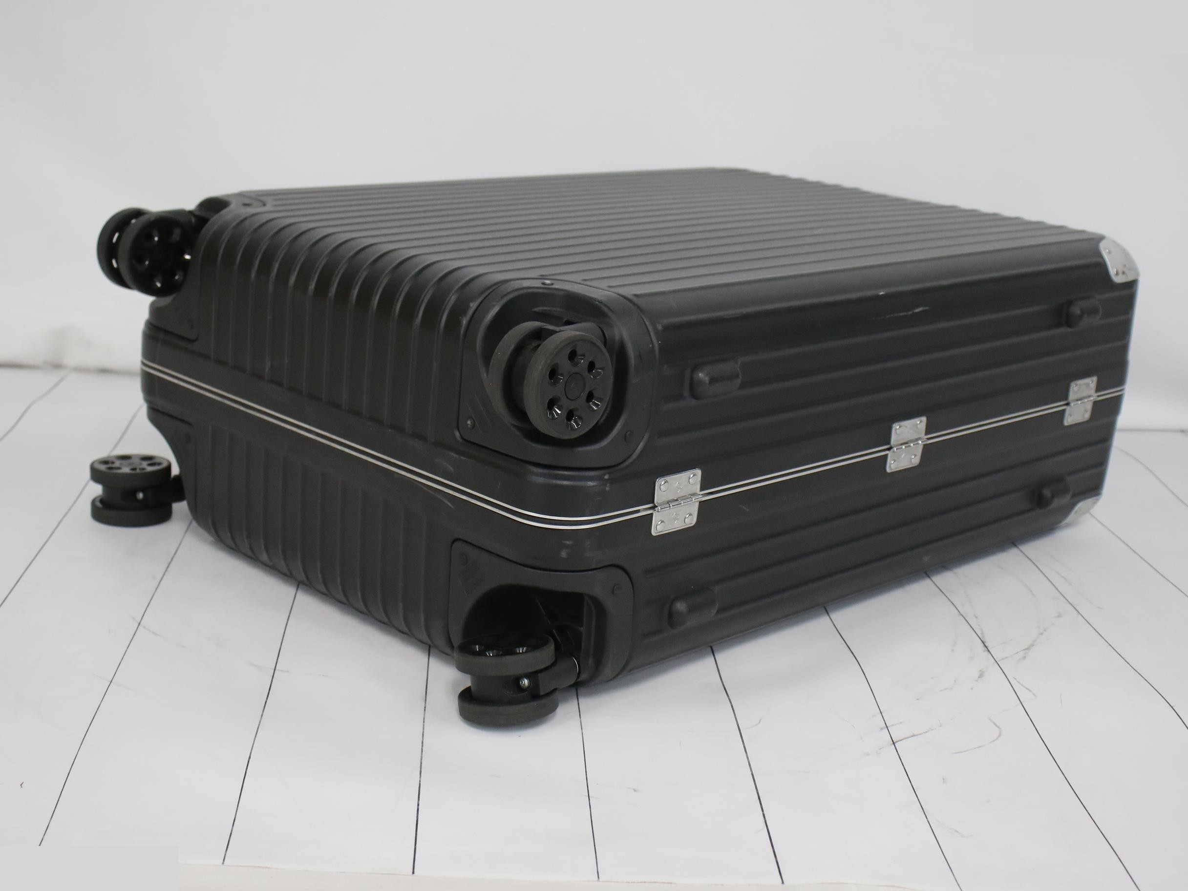 Hybrid Check-in L Carry-on Suitcase, Black/Silver — view 6