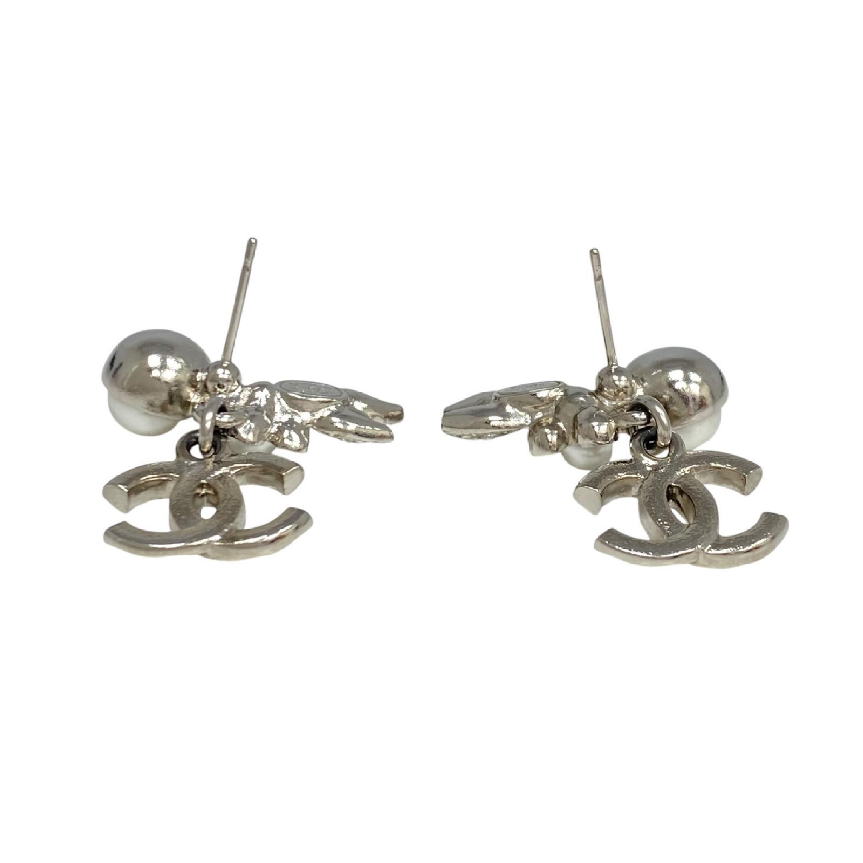 【*Shipped from: Hong Kong*】CHANEL ( ) Silver Metal/Rhinestone/Faux Pearl C21B Earrings — view 3