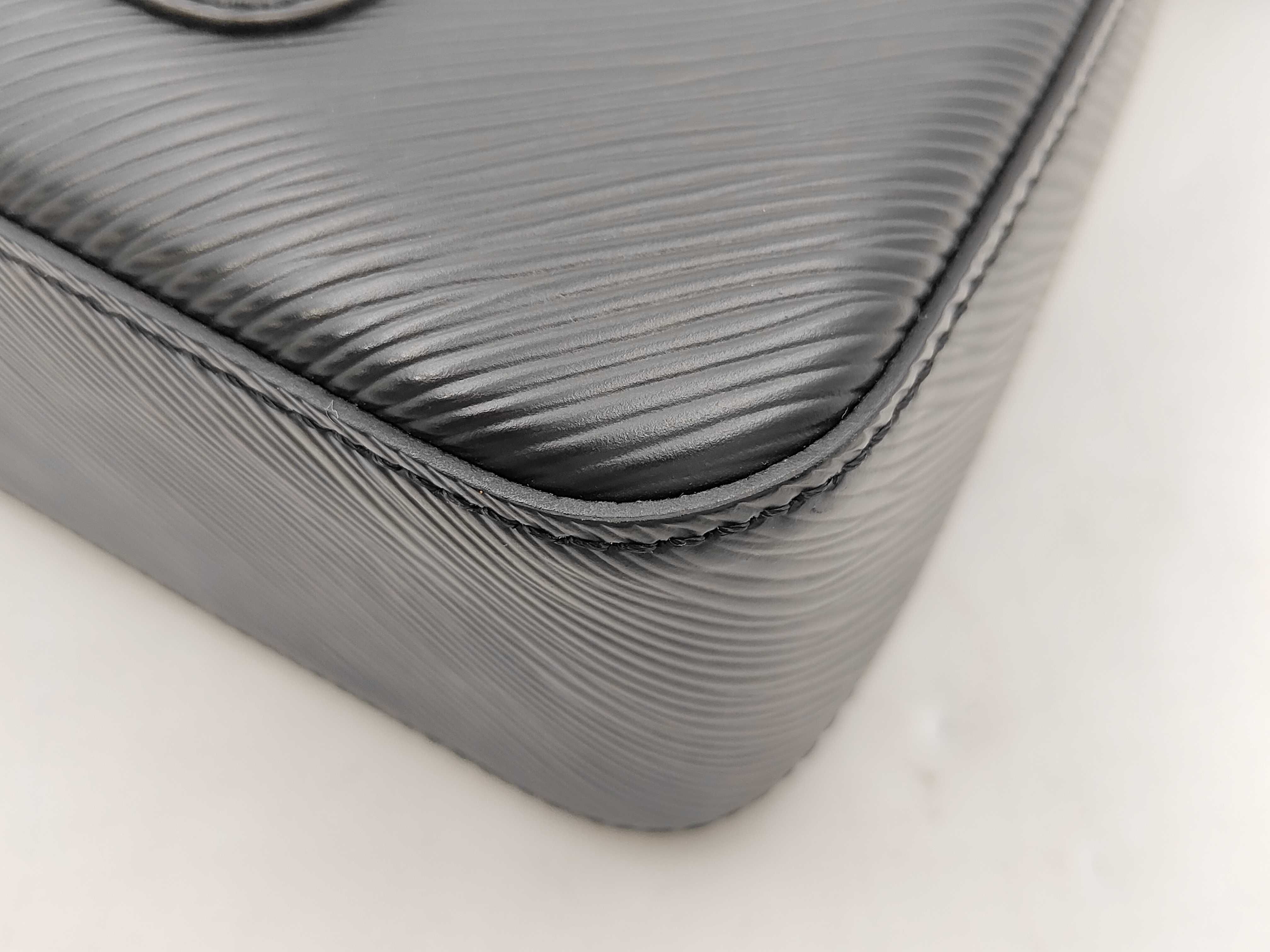 Epi Marelle M80689 Black Shoulder Bag (RFID detected) — view 7