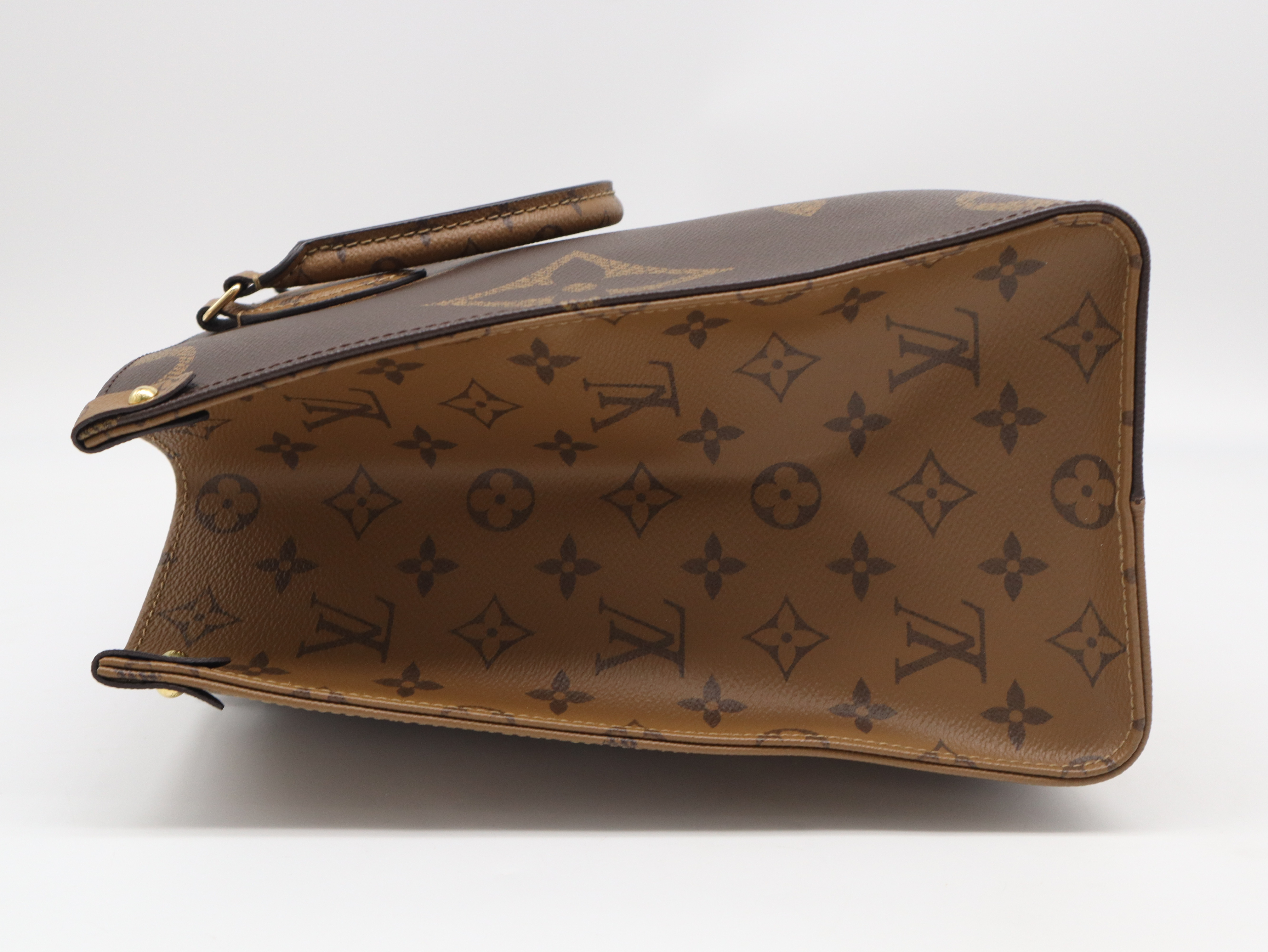 M45321 Monogram Giant Reverse OnTheGo MM RFID-tested tote bag with dust bag. — view 3