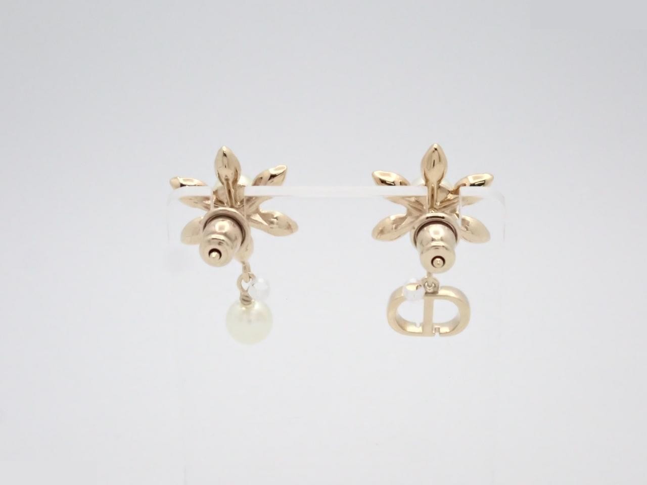 Gold earrings — view 2