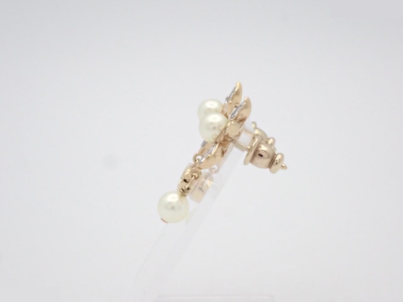 Gold earrings — view 3