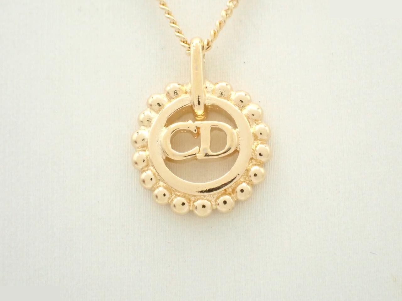Other lines: Precious metals, necklaces, pendants