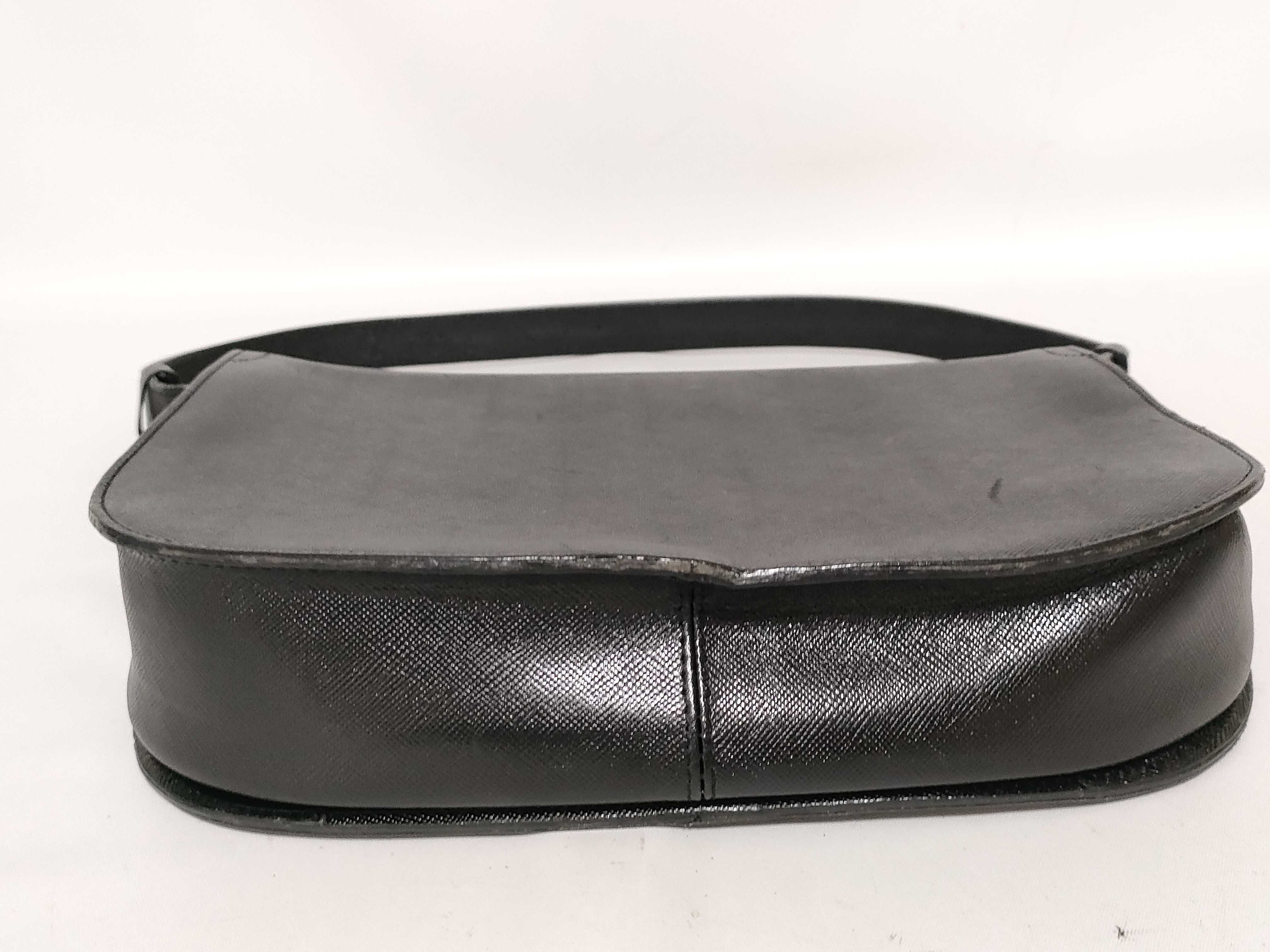 shoulder bag, YSL logo, black shoulder bag. — view 8