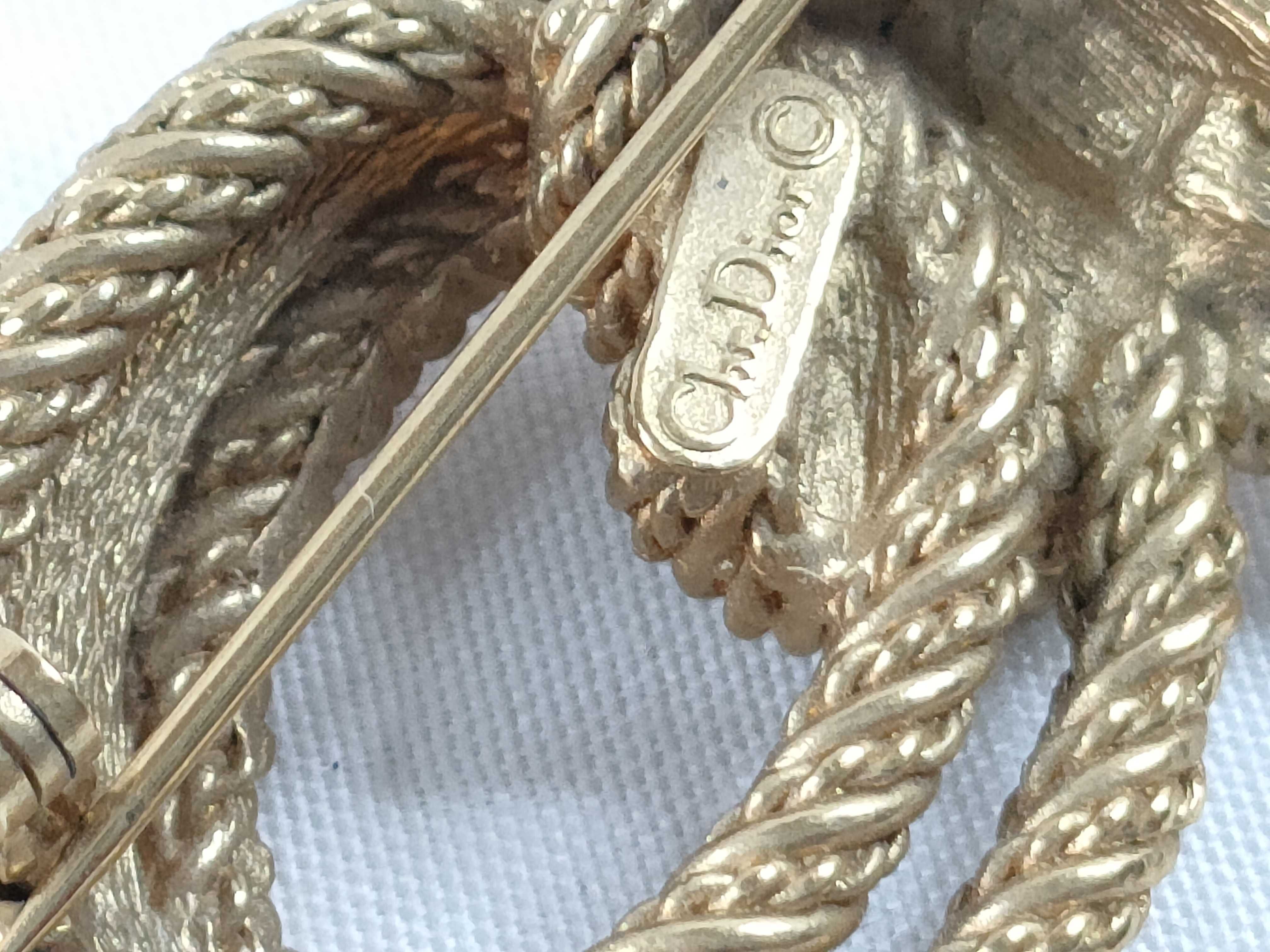 Vintage Rope Ribbon Rhinestone Gold Brooch — view 3