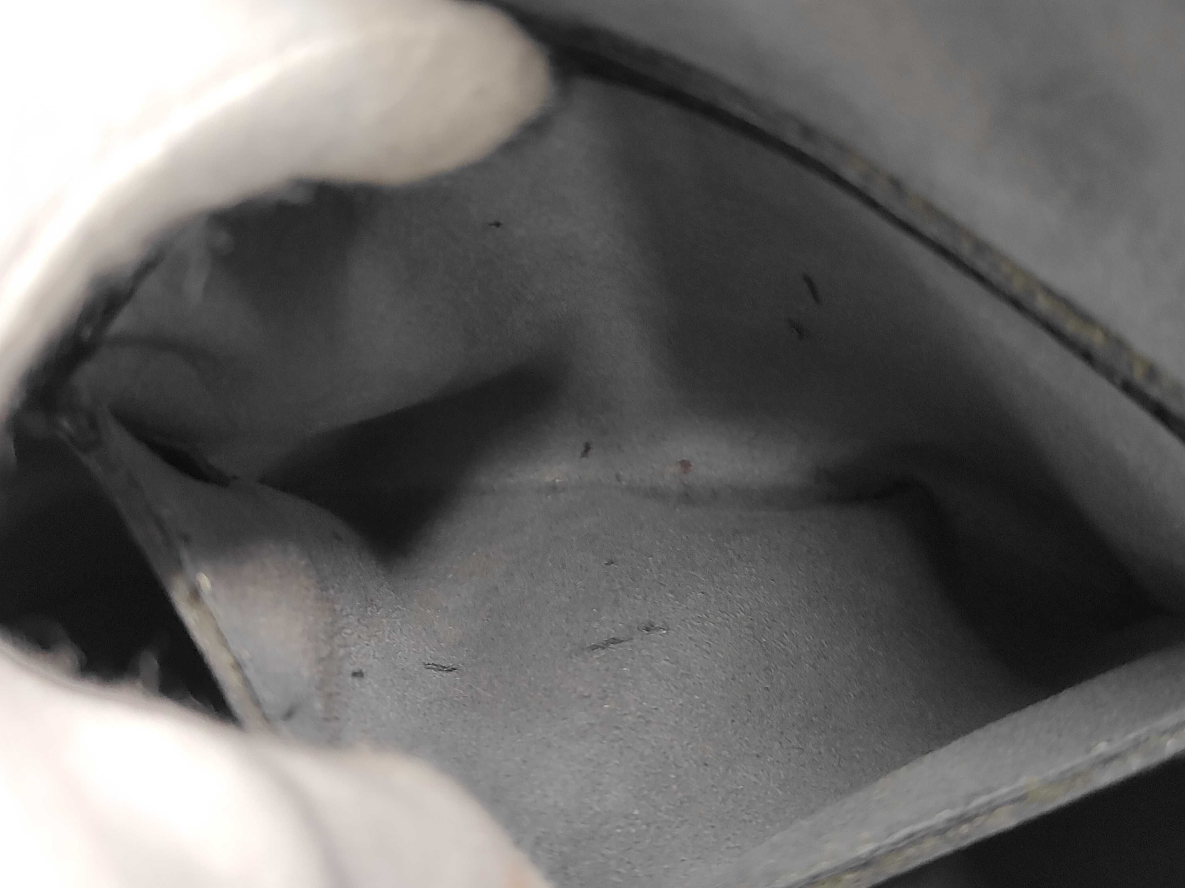 Epi Alma Black Handbag — view 10