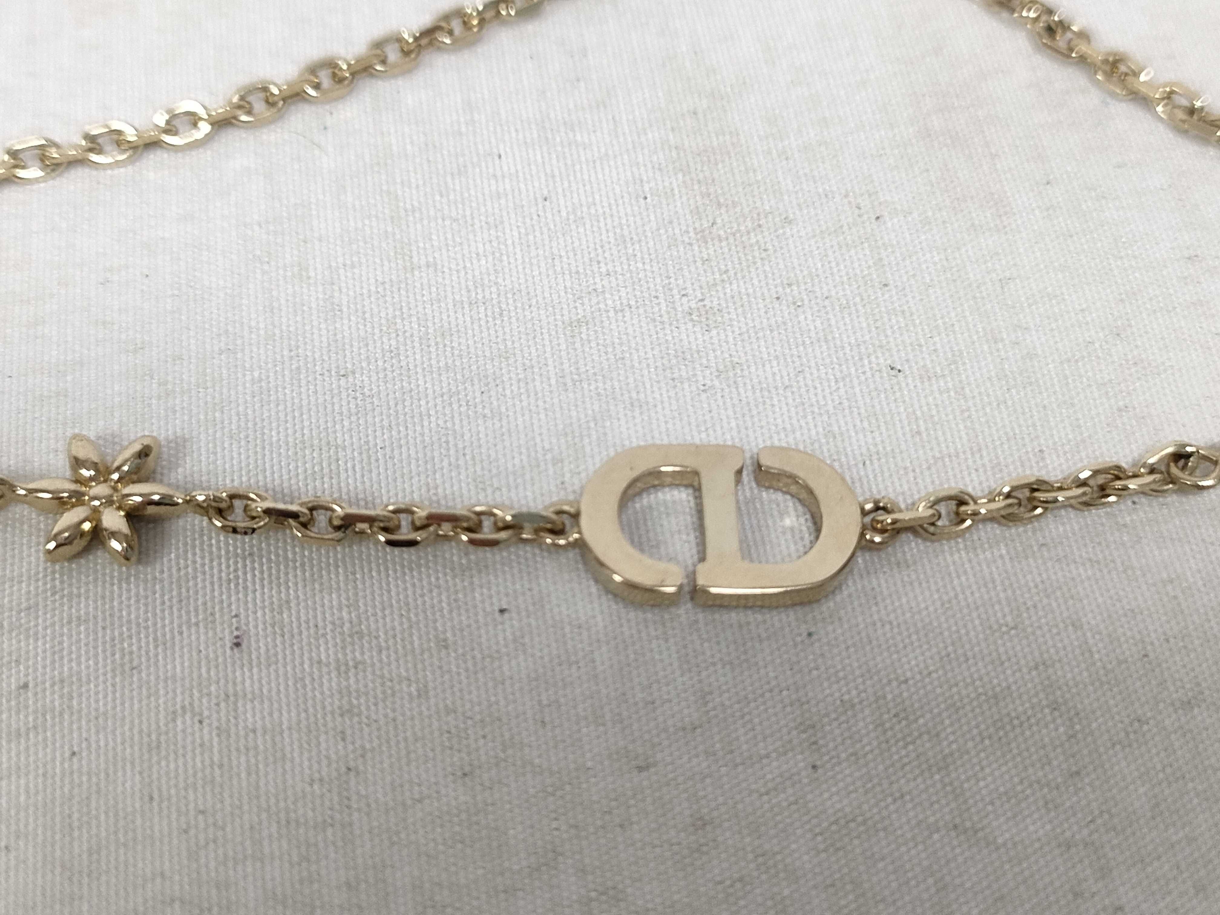 necklace — view 3