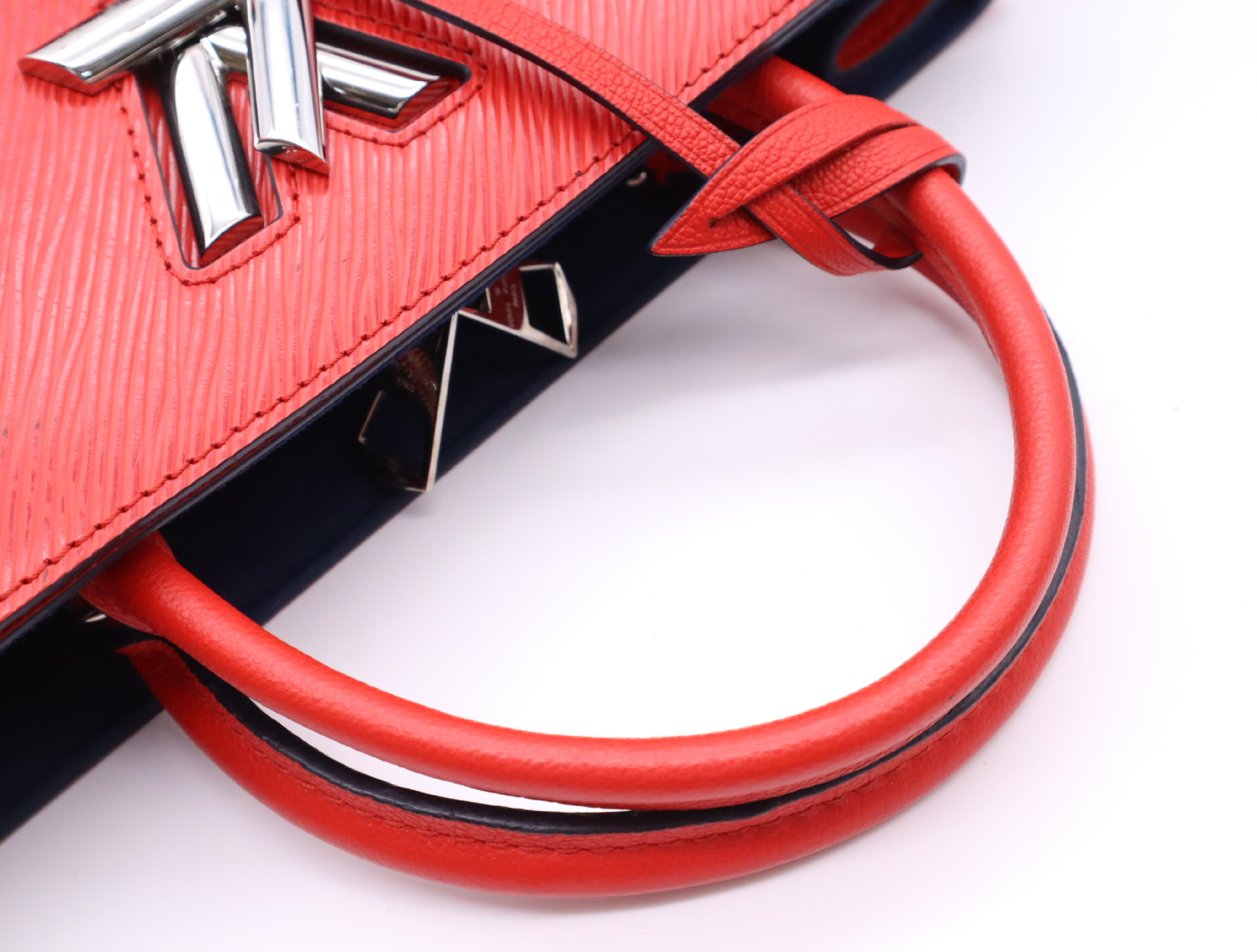M54811 Epi Twist Tote Coquelicot Handbag with Strap and Clochette — view 11