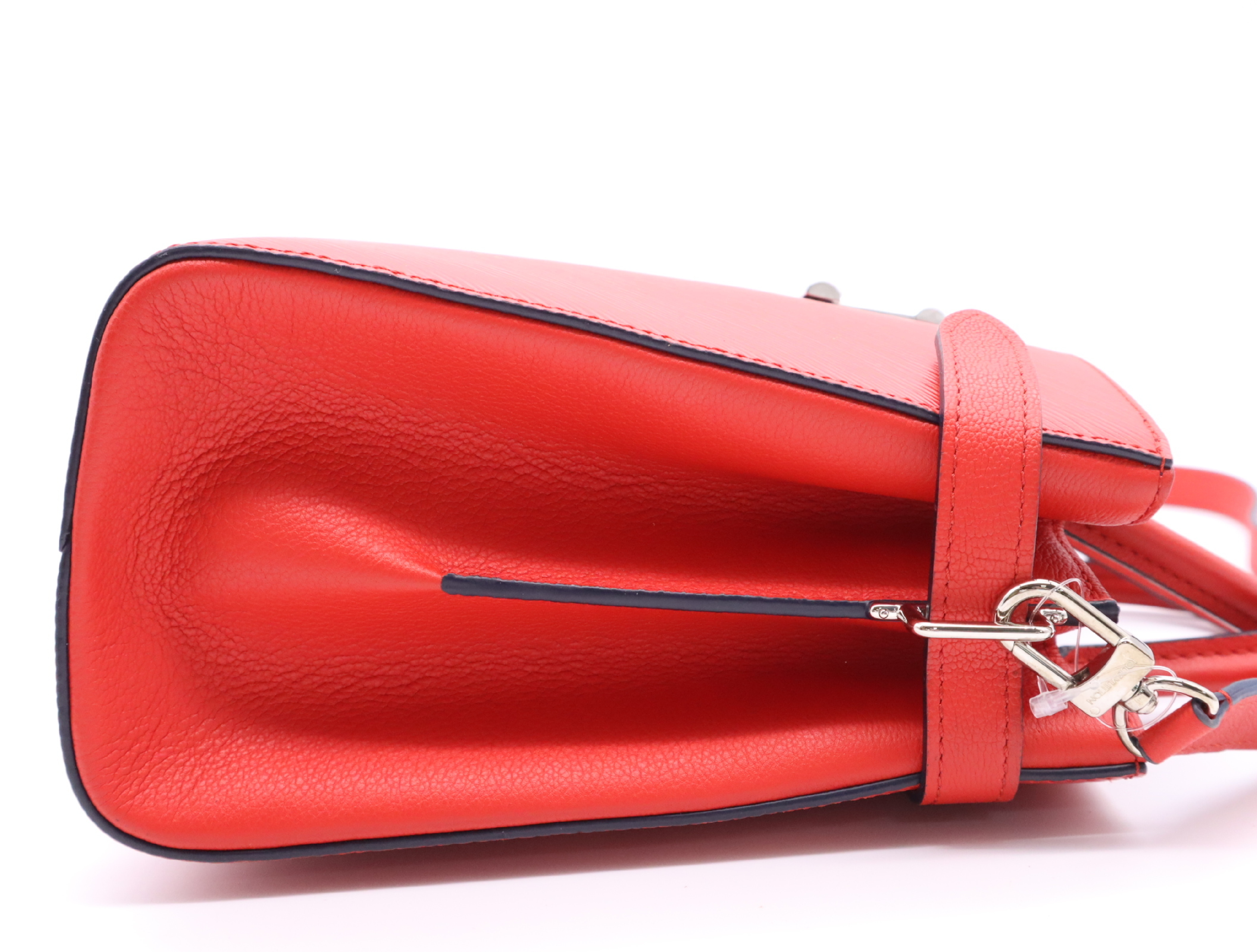 M54811 Epi Twist Tote Coquelicot Handbag with Strap and Clochette — view 5