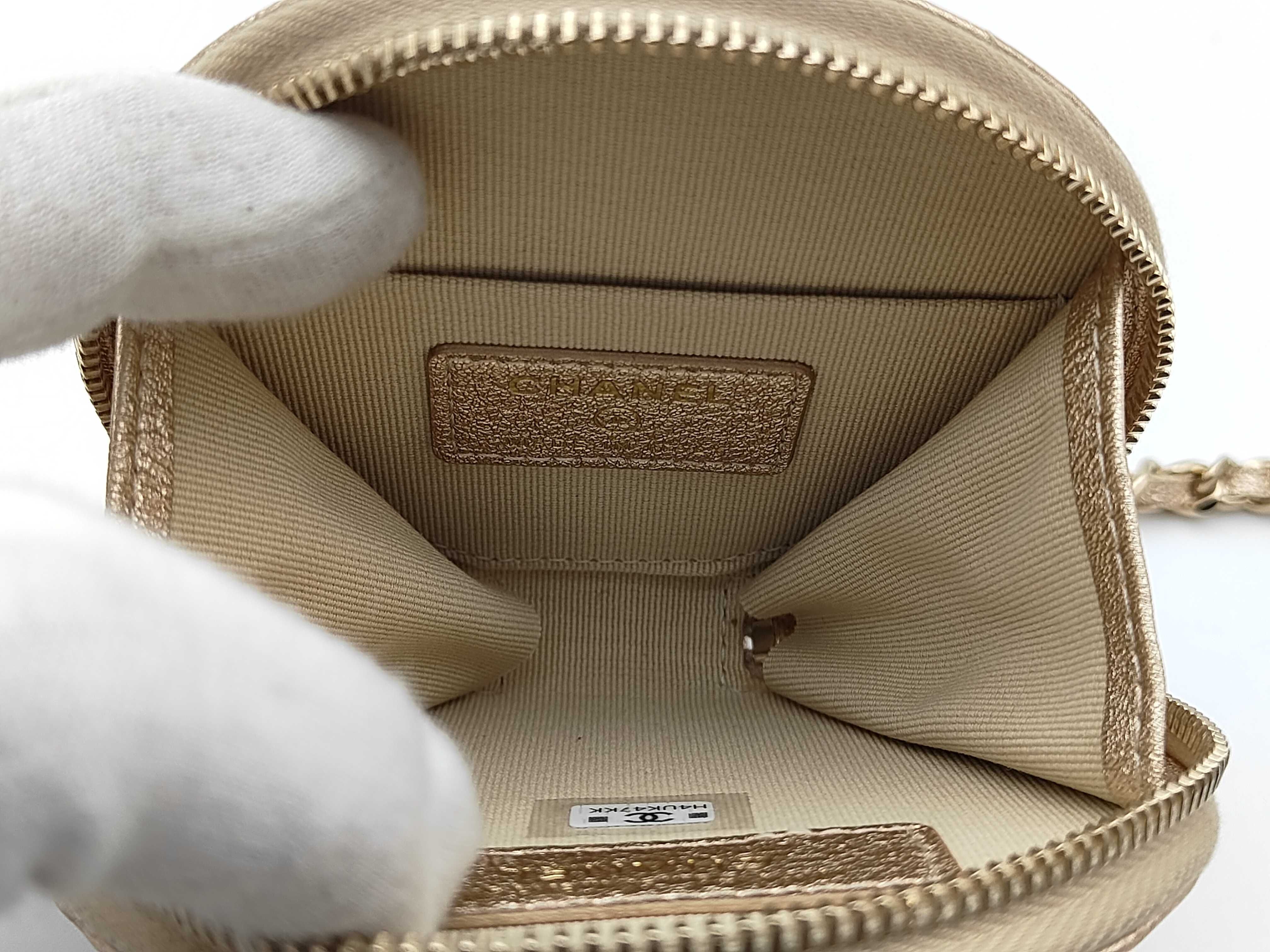 Matelassé Coin Purse, AirPods Case, and other accessories — view 7