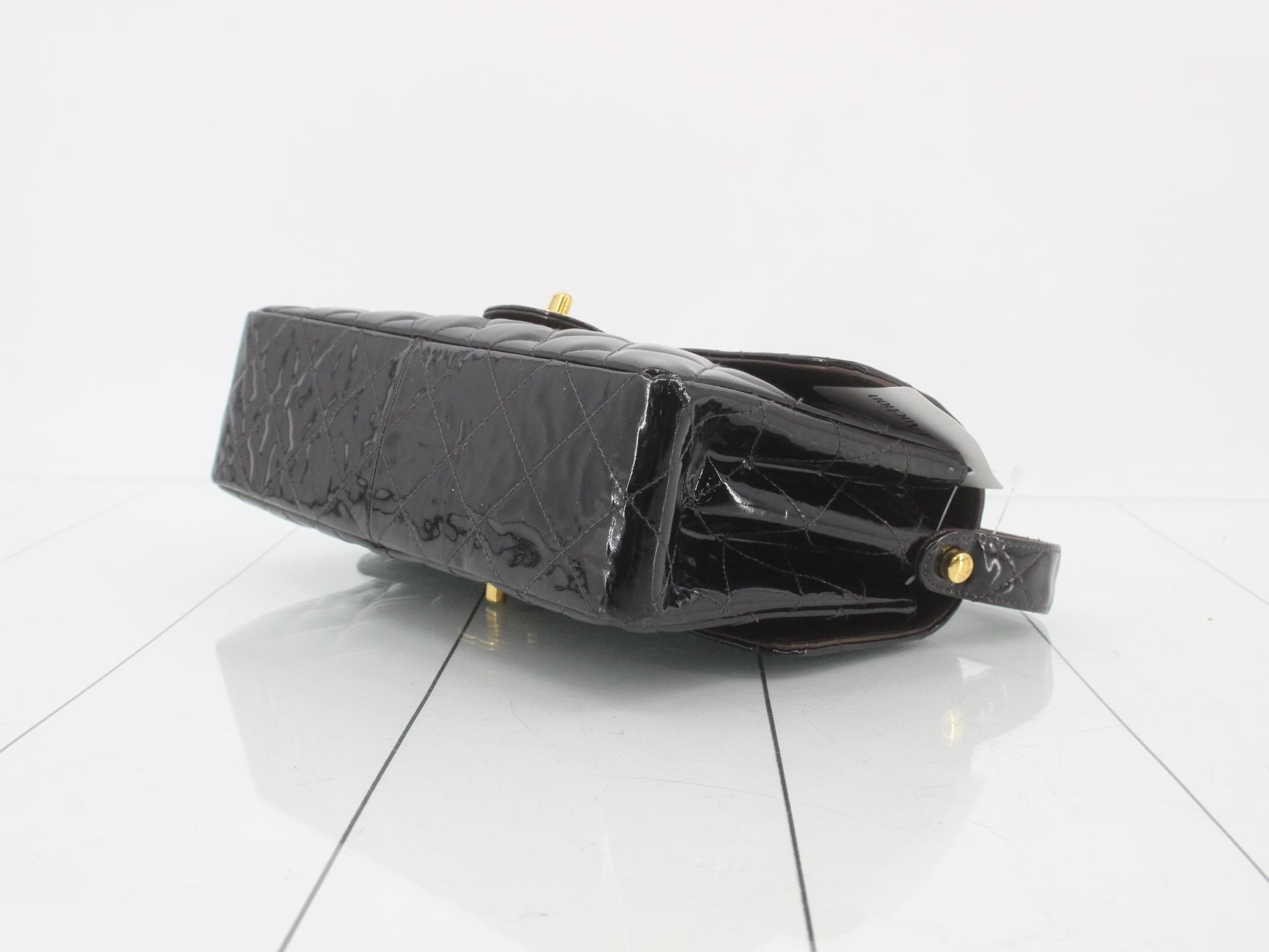 Double-faced patent leather one-shoulder bag — view 6