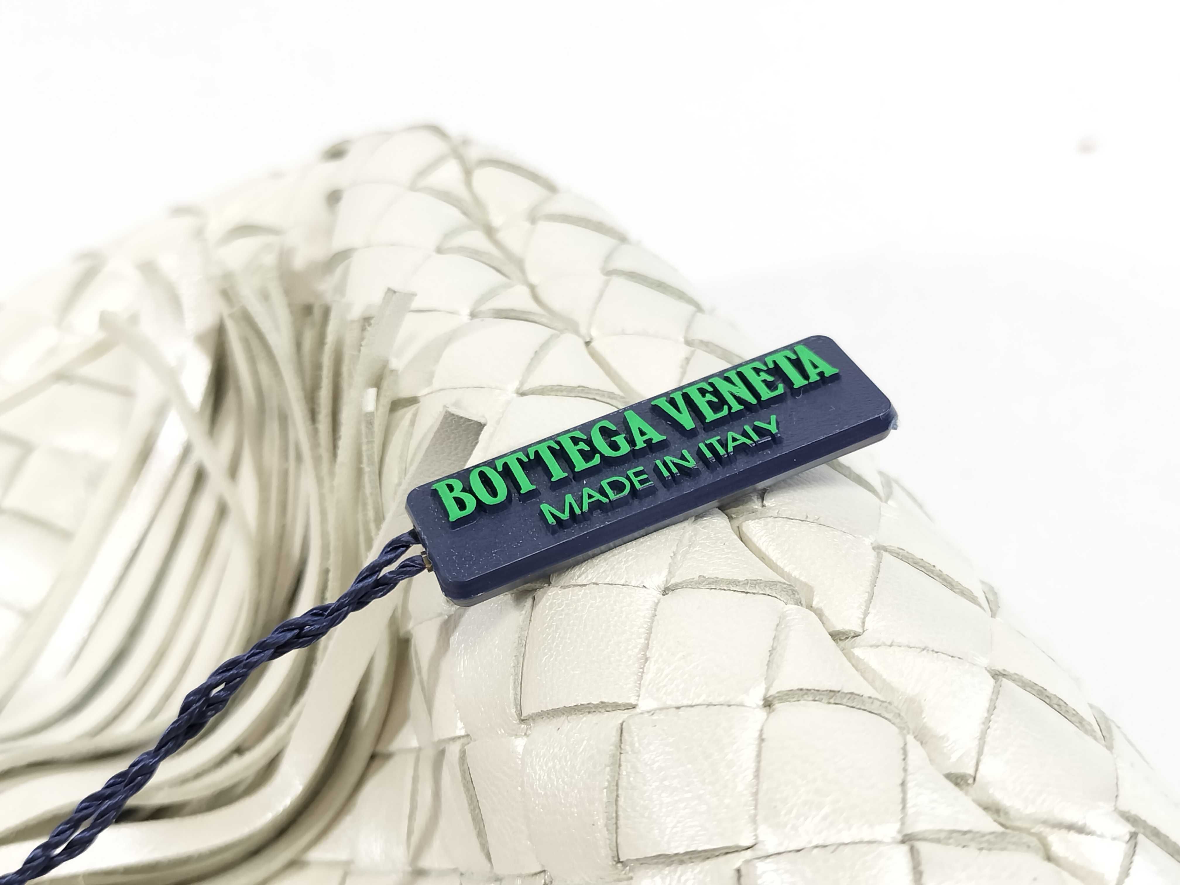 Handbag Intrecciato White Handbag — view 12