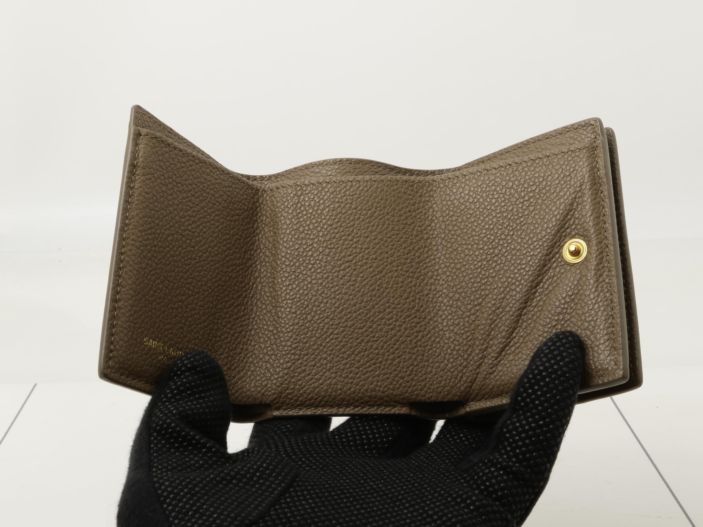 Other lines: Bags and Wallets — view 4