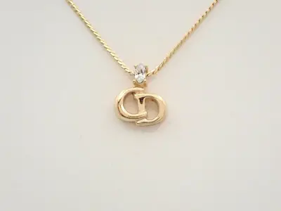 Gold necklace with stone, neck circumference approximately 46cm