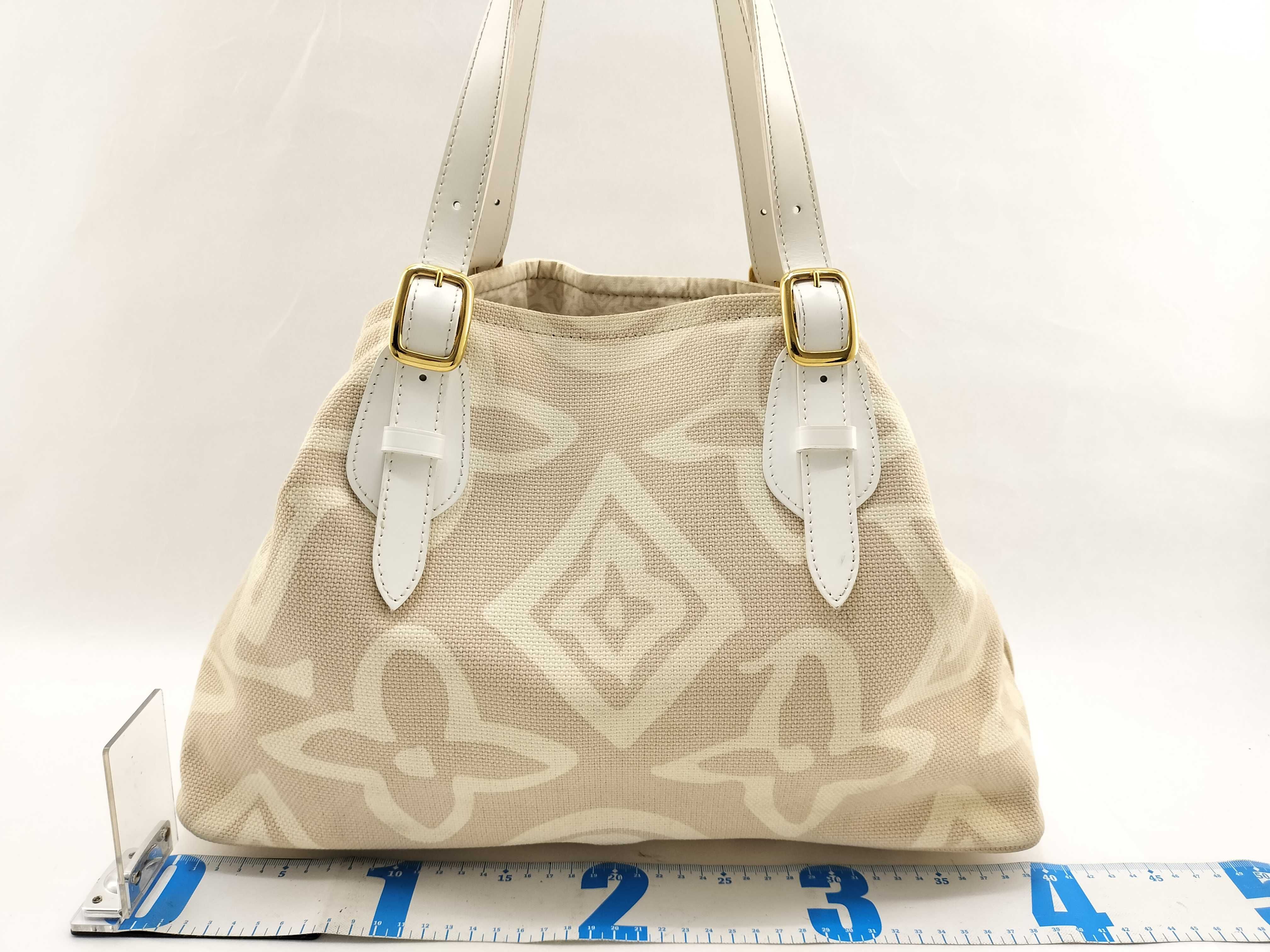 Taïcienne PM Tote Bag — view 2