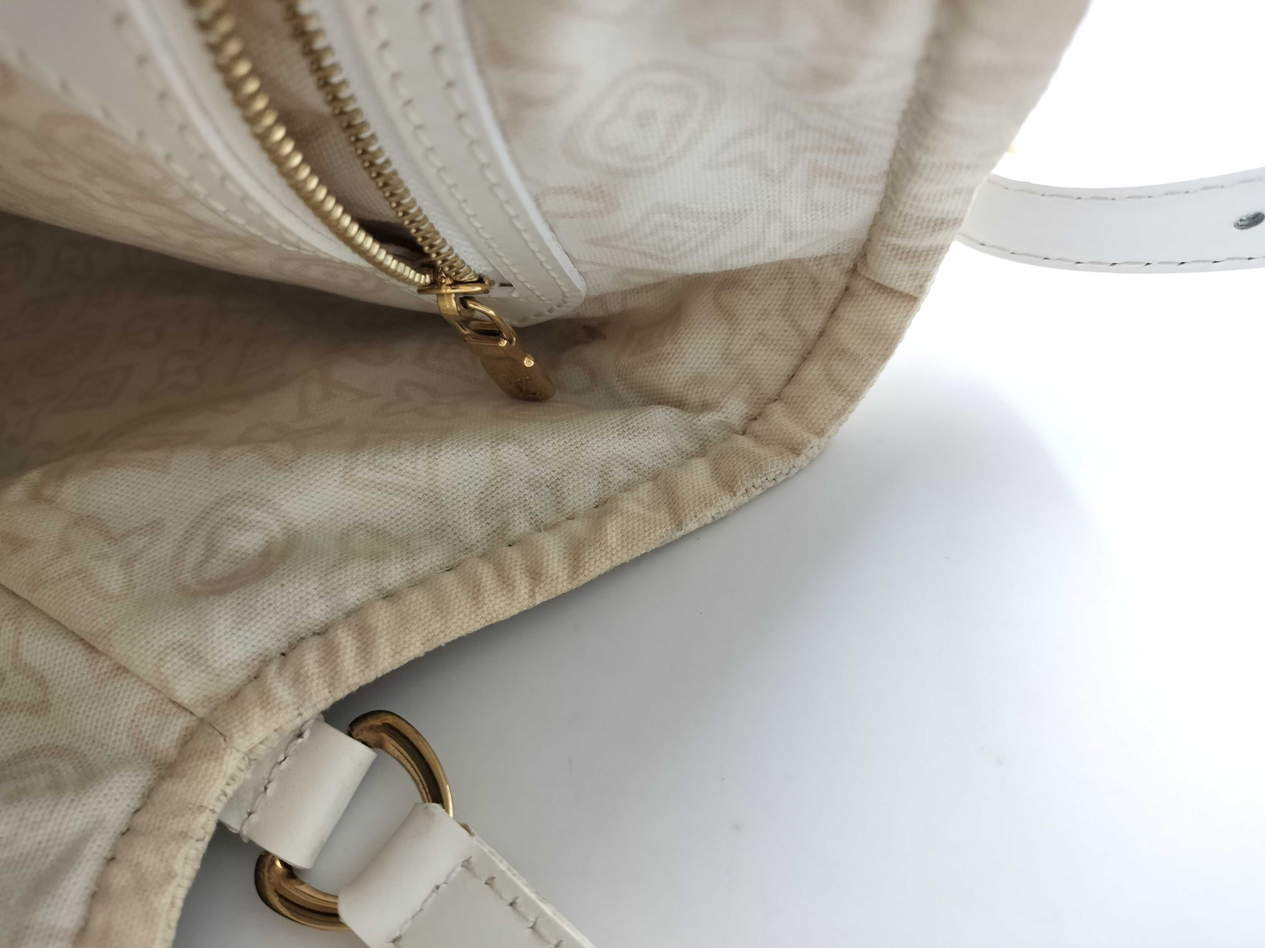 Taïcienne PM Tote Bag — view 15