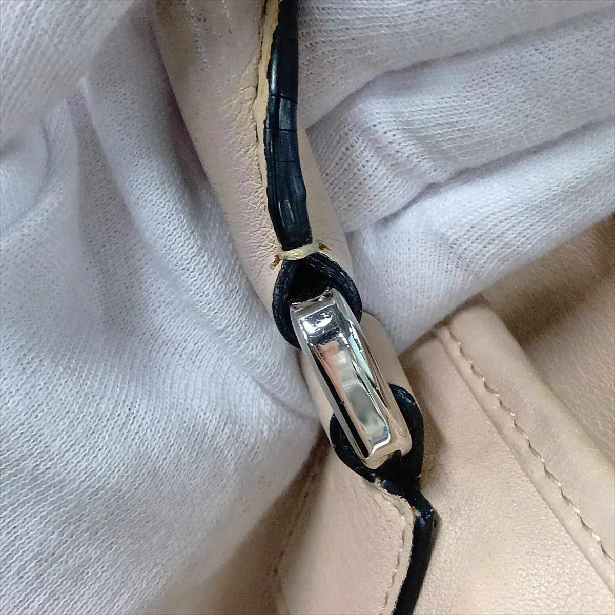 Amazona 28 Leather Handbag, Beige — view 15