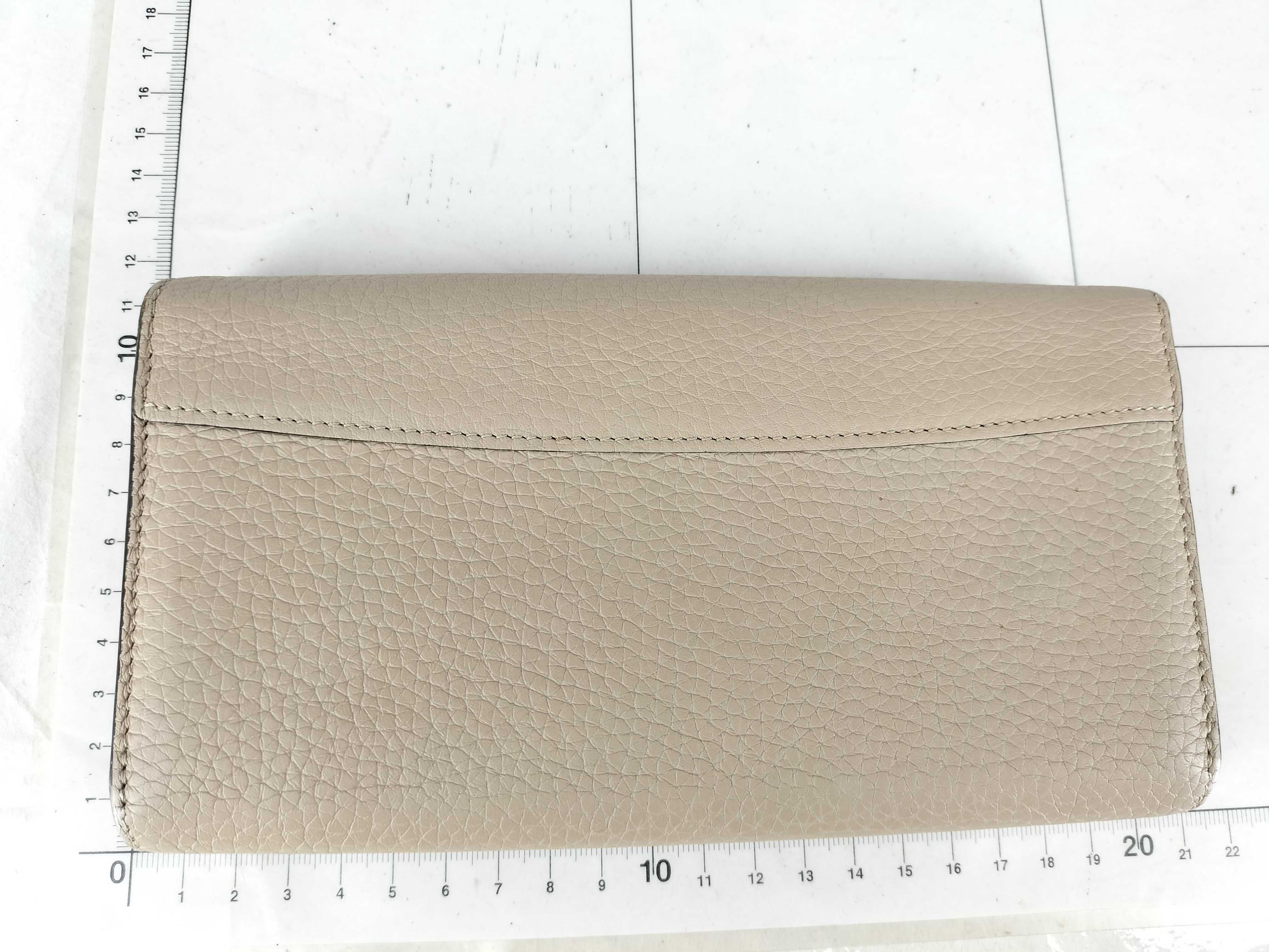 Portefeuille Capucines Bi-fold Long Wallet, Taurillon Leather, Galet M61249 MI4136 Wallet — view 2